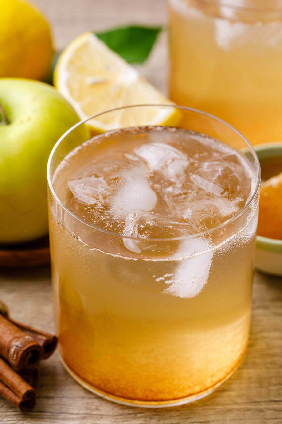 apple cider vinegar, ice, cinnamon sticks, HD Phone Wallpaper