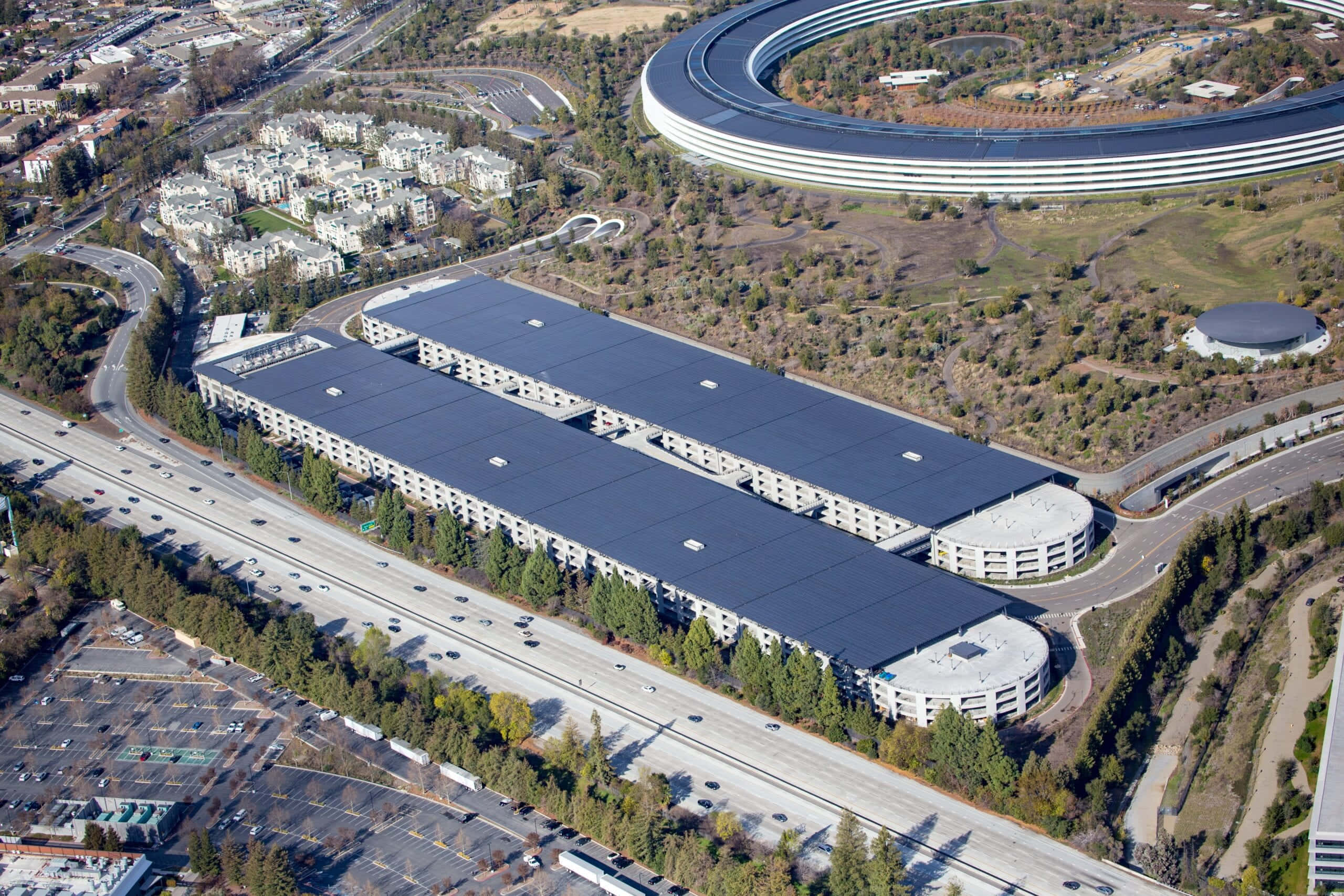Apple Park, circular building, modern campus structures, 2K Desktop Wallpaper