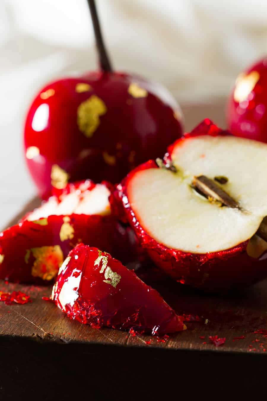 candy apples, glossy red, gold leaf shards, HD Phone Wallpaper