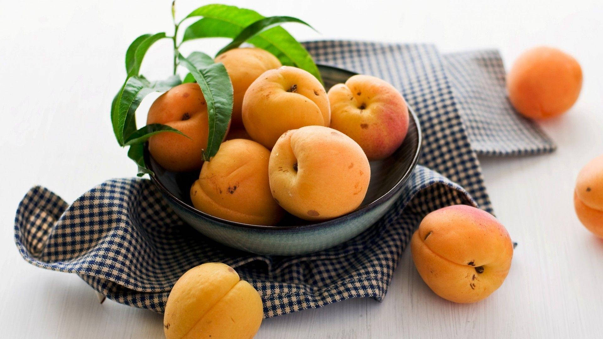 ripe apricots, bowl, green leaves, Full HD Desktop Wallpaper