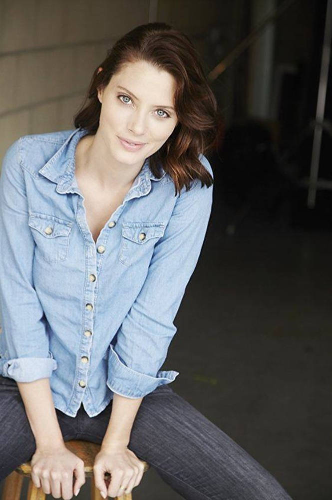 April Bowlby, denim jacket, light blue denim shirt, SD Phone Wallpaper