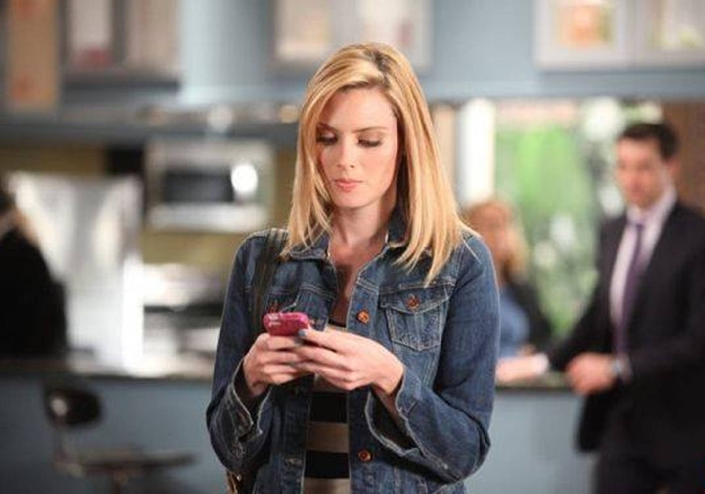 April Bowlby, pink phone, denim jacket, HD Desktop Wallpaper