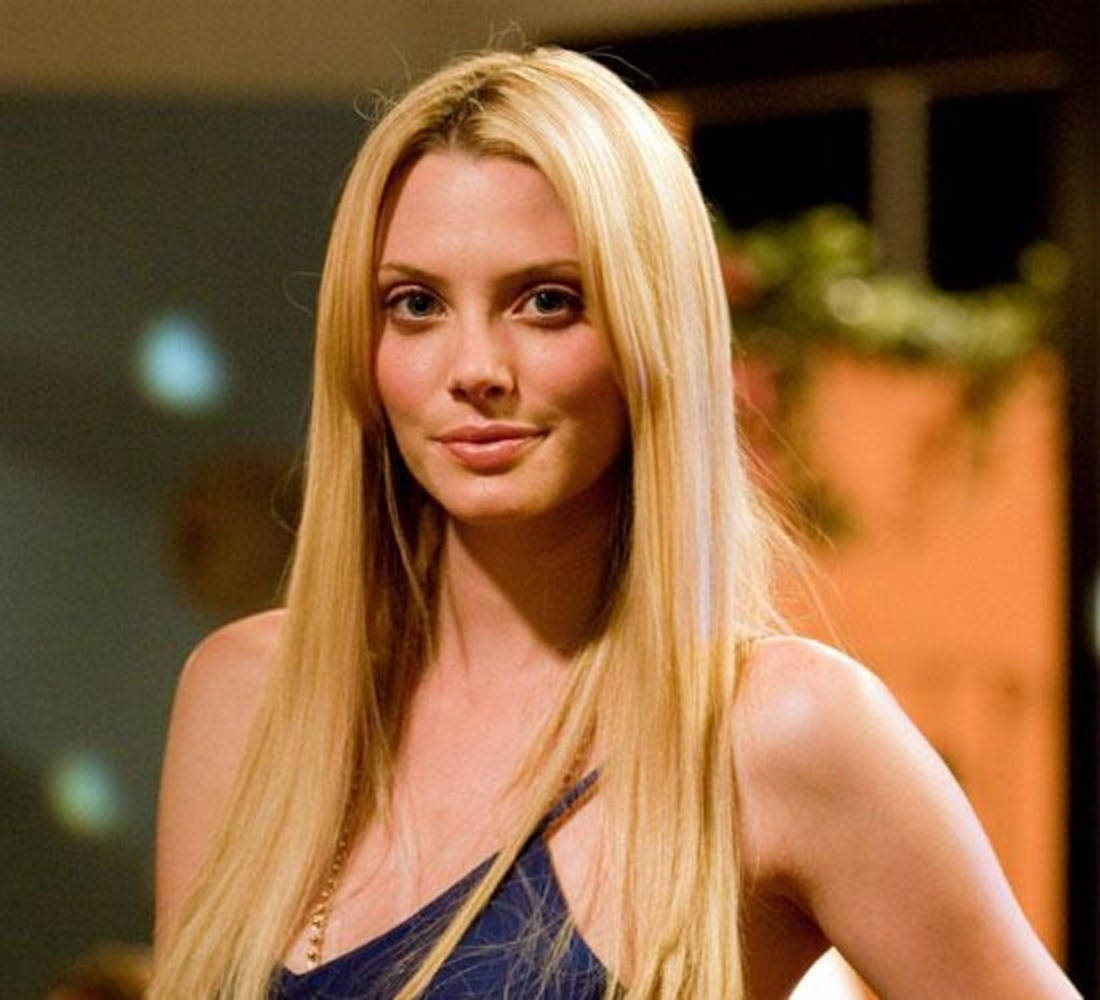 April Bowlby, straight blonde hair, dark blue top, SD Desktop Wallpaper