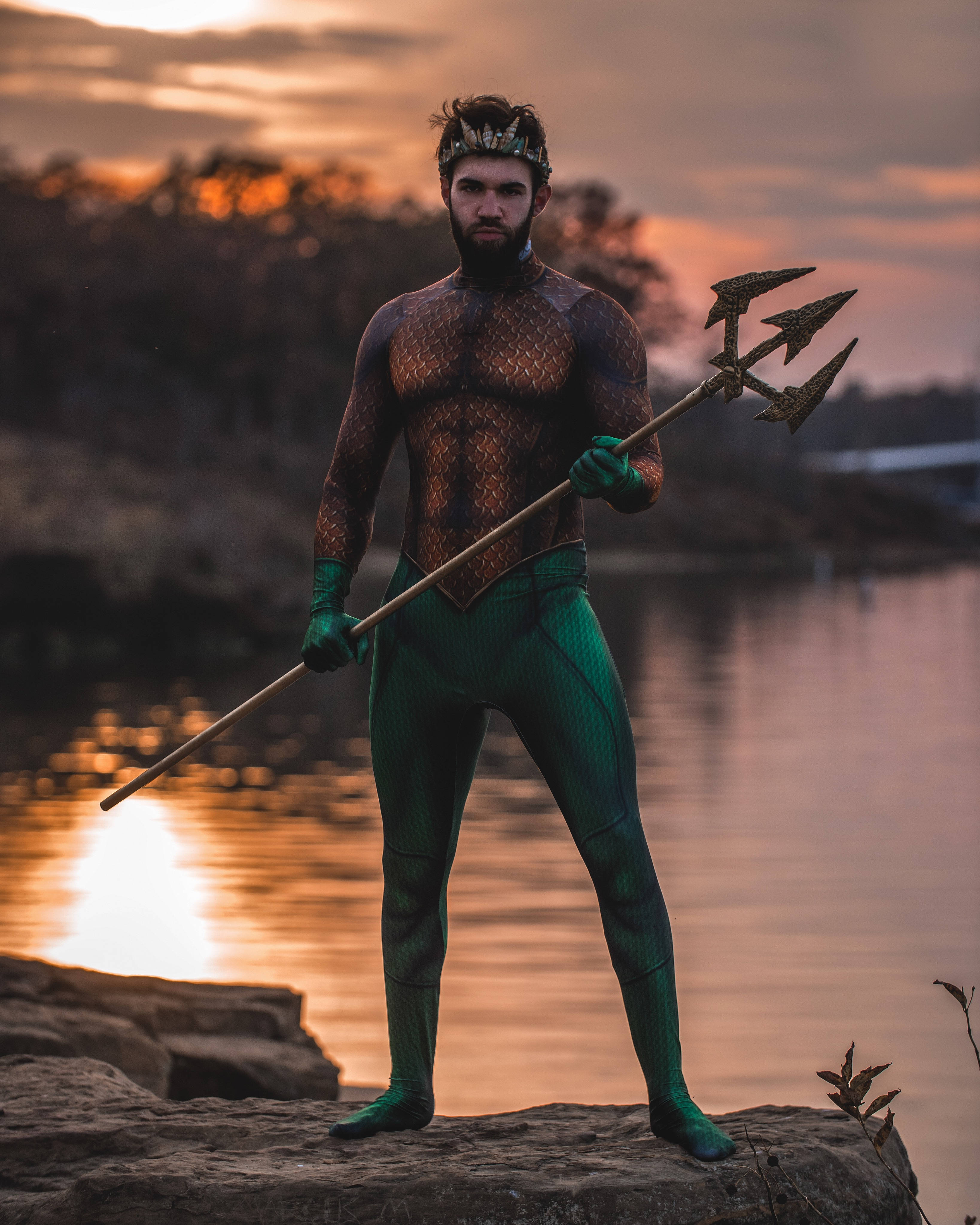 Aquaman, green and gold costume, trident, 4K Phone Wallpaper
