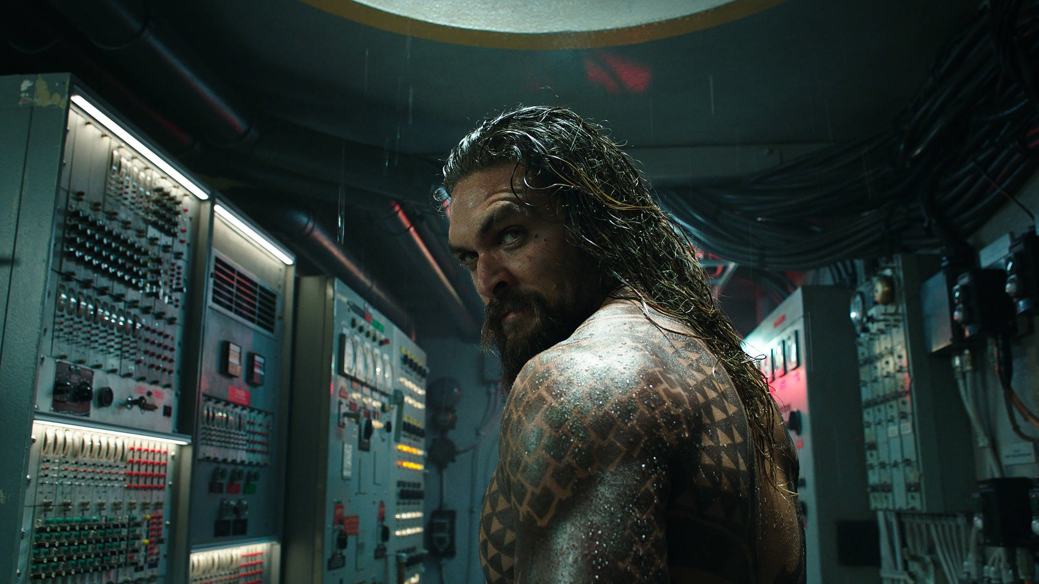 Aquaman, tribal tattoos, dimly lit control room, Full HD Desktop Wallpaper