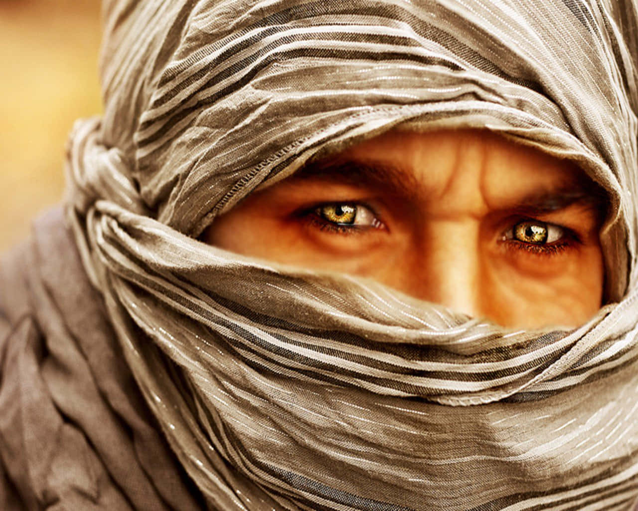 keffiyeh, golden eyes, striped gray headscarf, HD Desktop Wallpaper