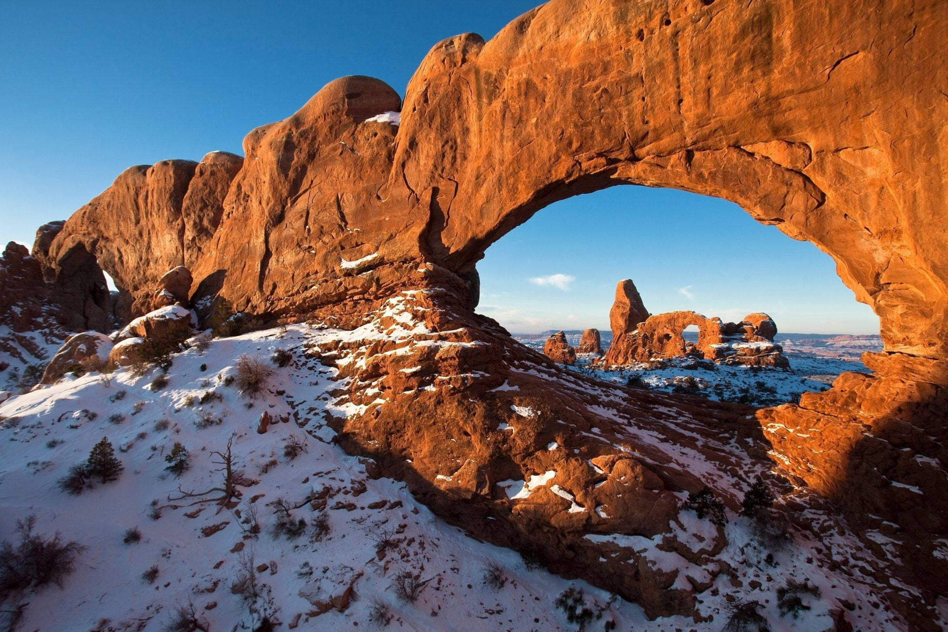 Arches National Park, red rock arch, golden sunrise light, Full HD Desktop Wallpaper