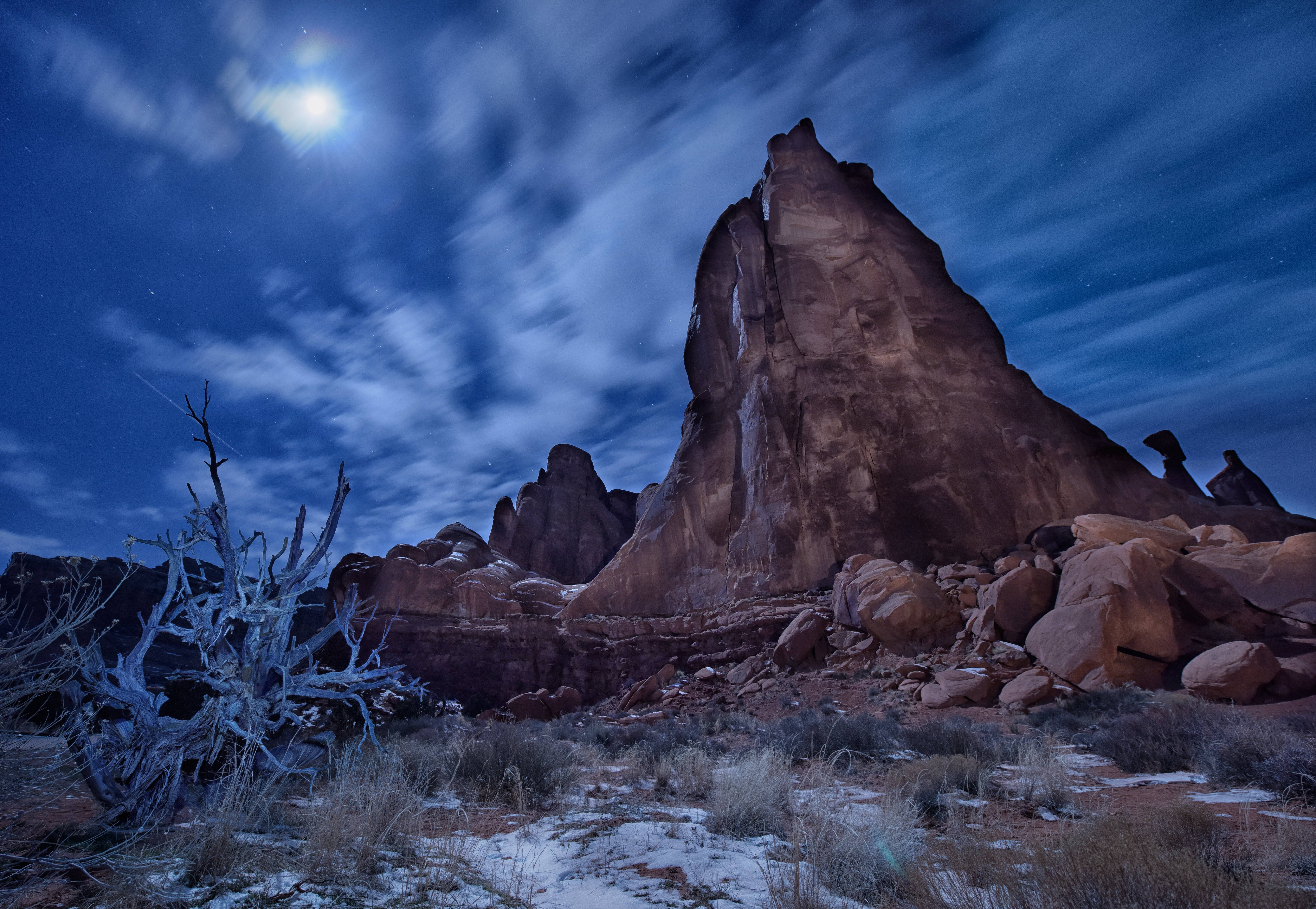 Arches National Park, starry night sky, bright moon, 5K Desktop Wallpaper