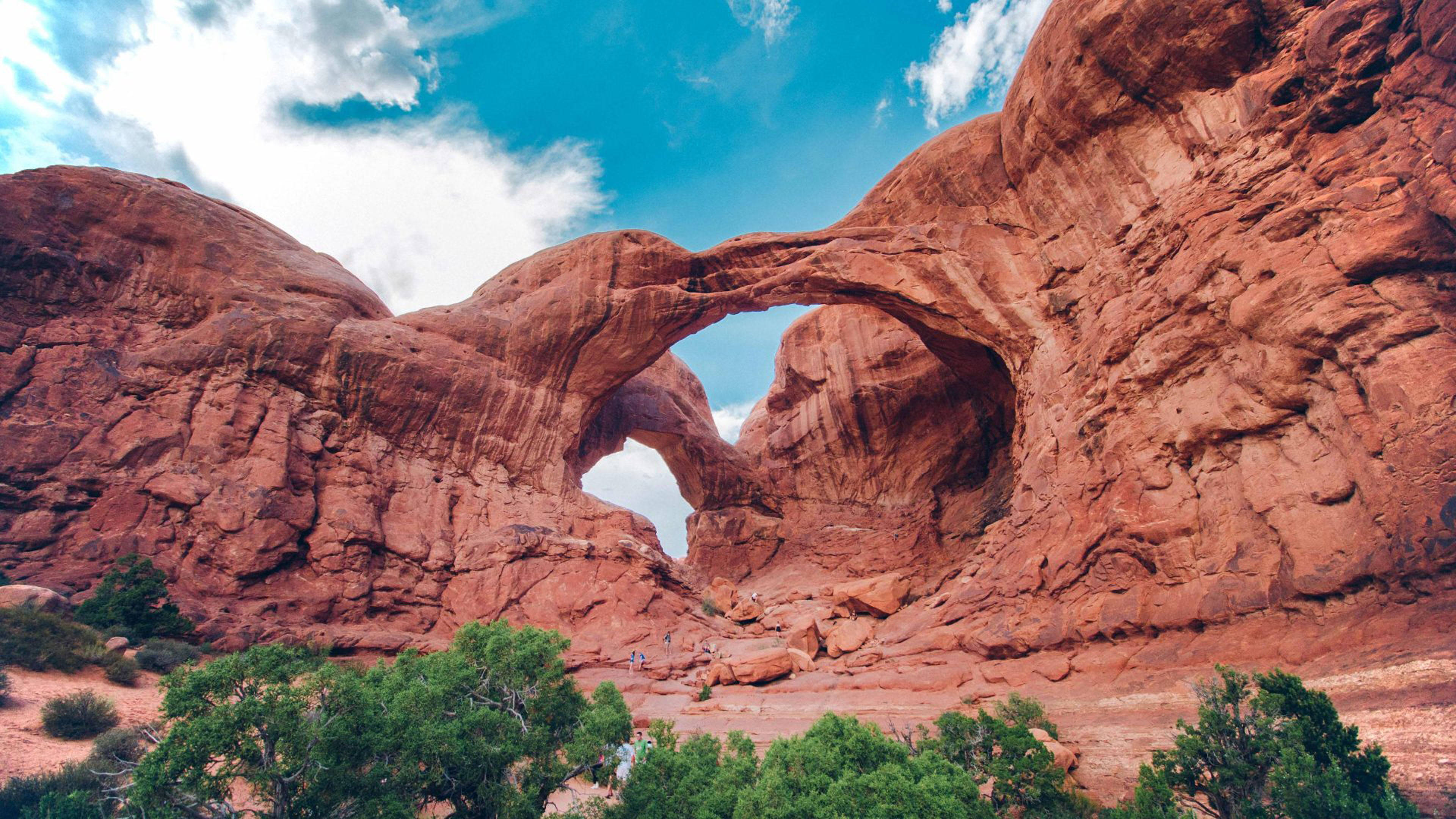 Arches National Park, red sandstone arch, desert landscape, 4K Desktop Wallpaper