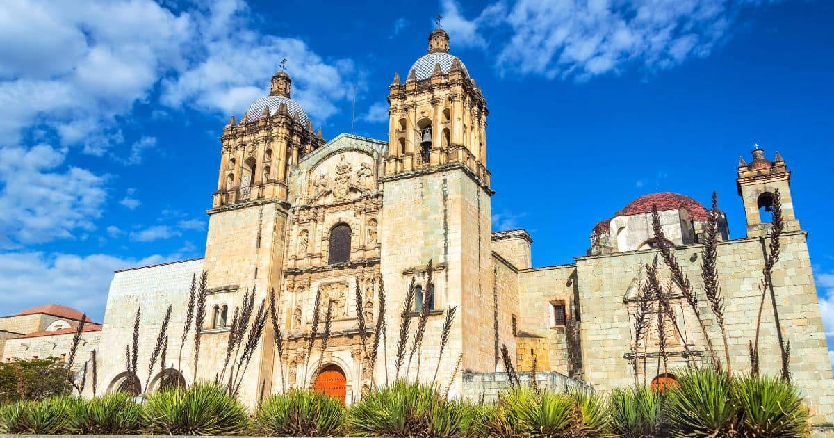 cathedral in Oaxaca, twin bell towers, red dome, SD Desktop Wallpaper