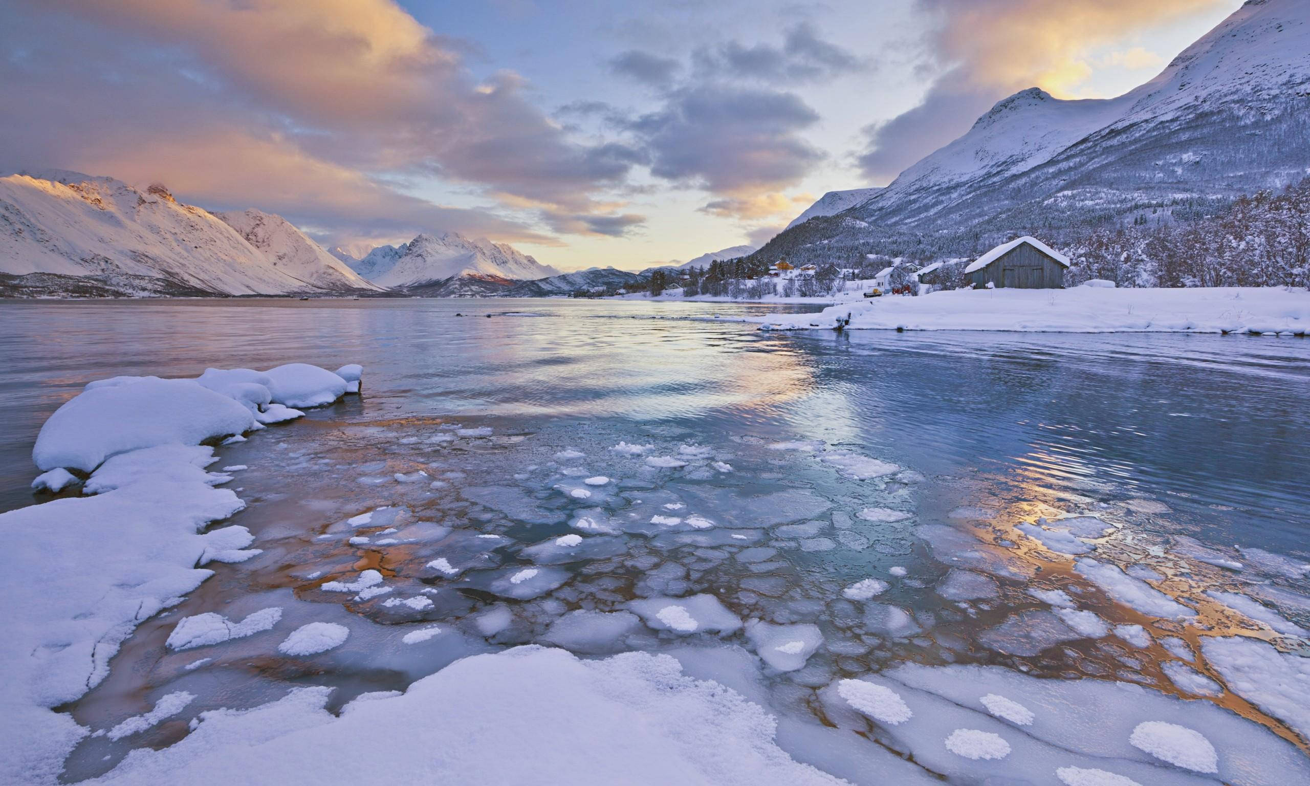 Arctic, frozen lake, snowy mountains, 2K Desktop Wallpaper