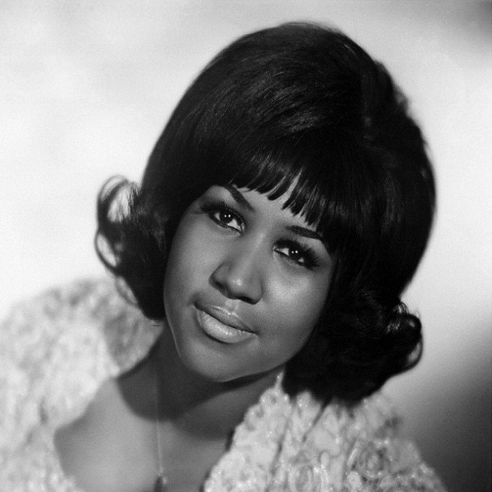 Aretha Franklin, black and white portrait, voluminous beehive hair, SD Desktop Wallpaper