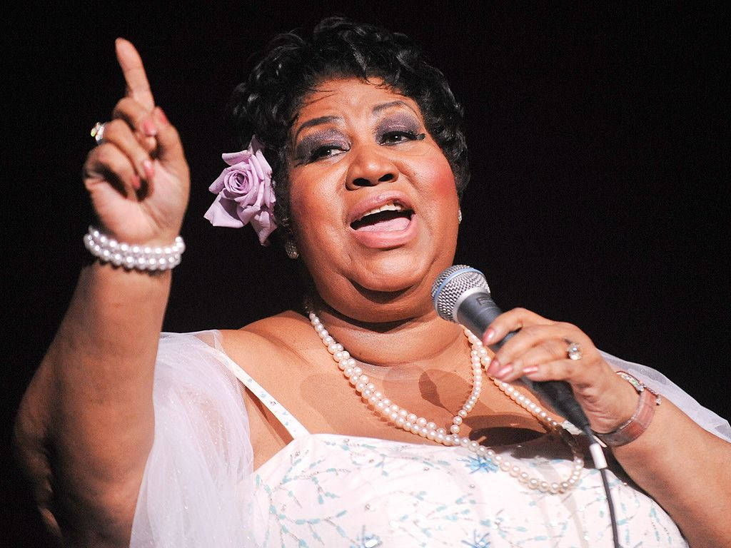 Aretha Franklin, purple rose, pearls, SD Desktop Wallpaper