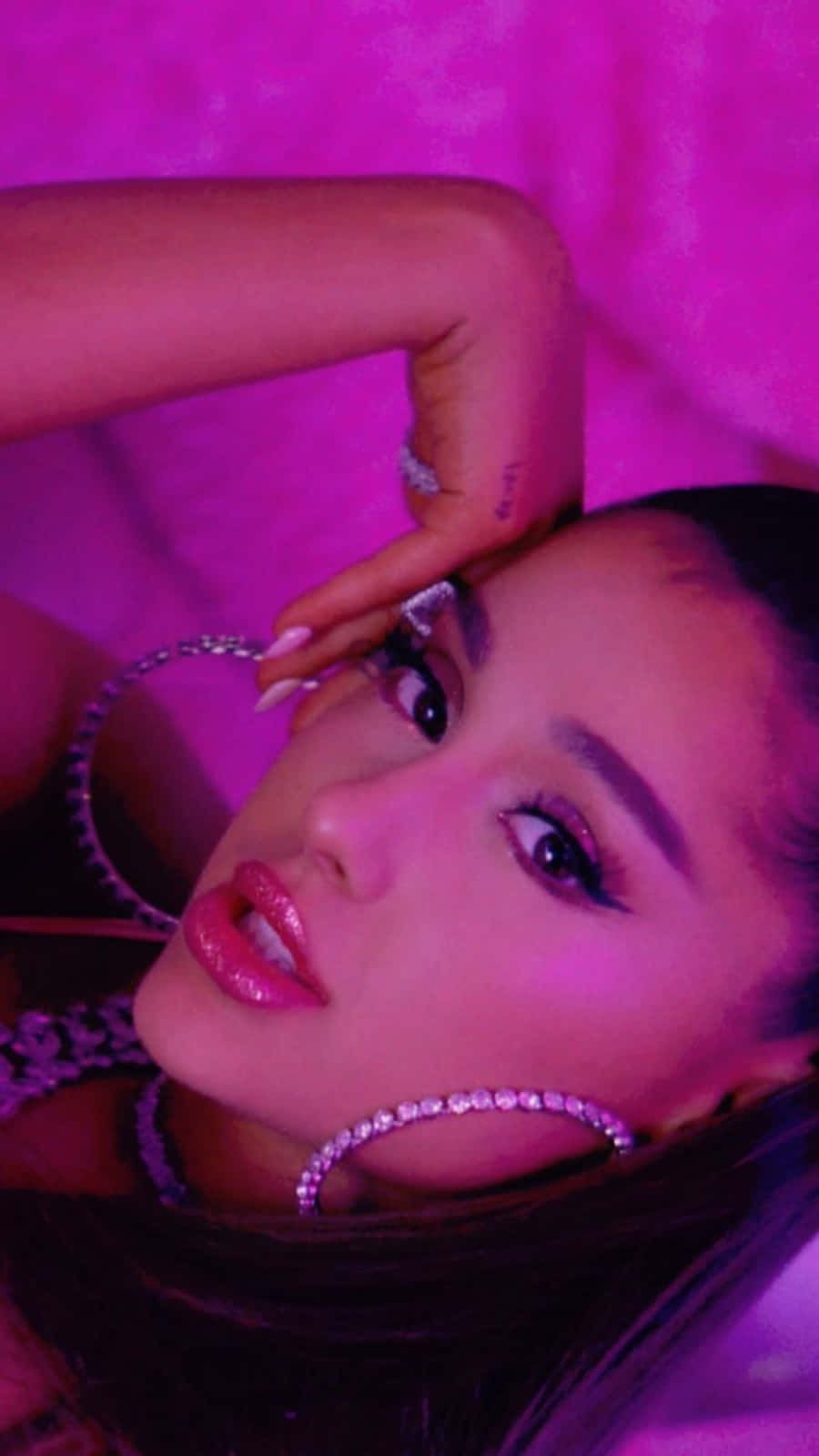 Ariana Grande, 7 Rings, glittering diamond hoop earrings, HD Phone Wallpaper