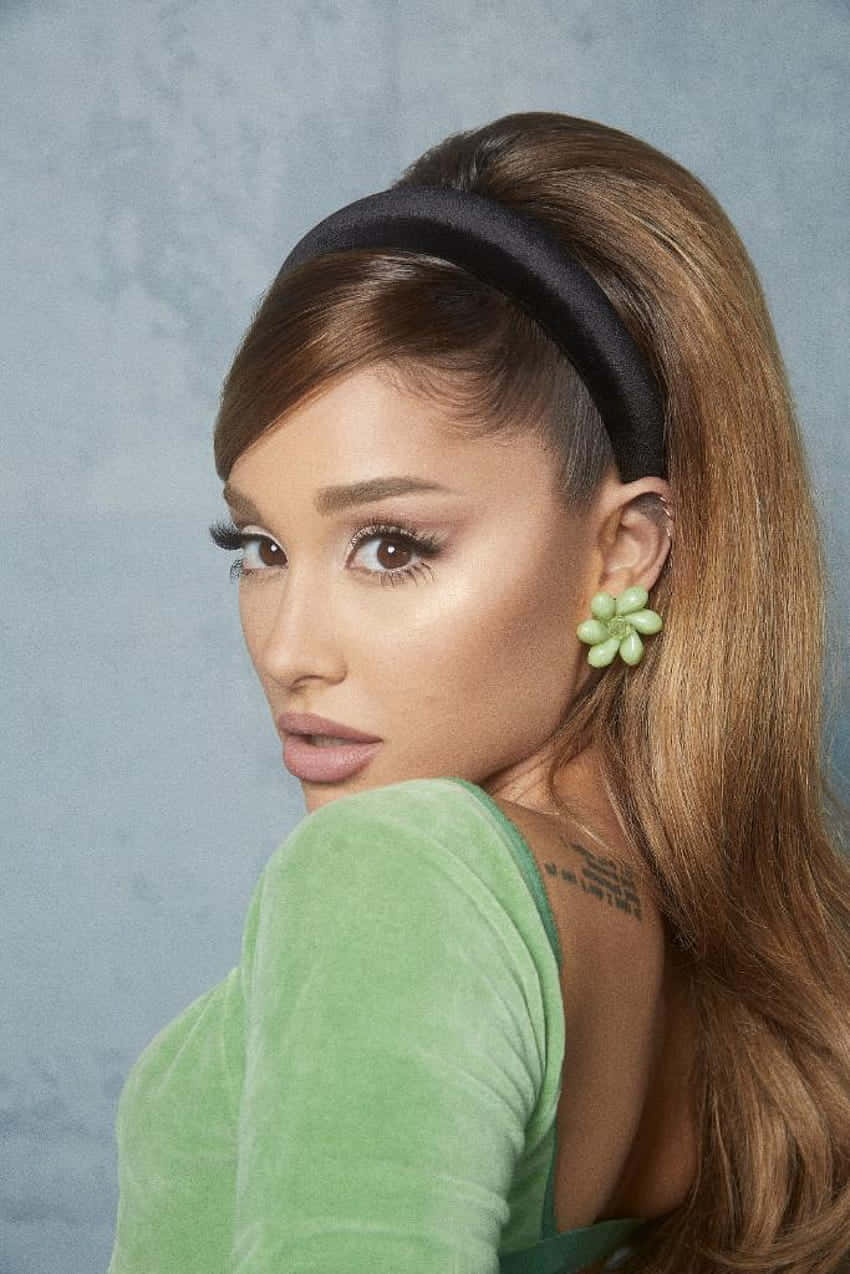 Ariana Grande, green velvet top, black headband, SD Phone Wallpaper