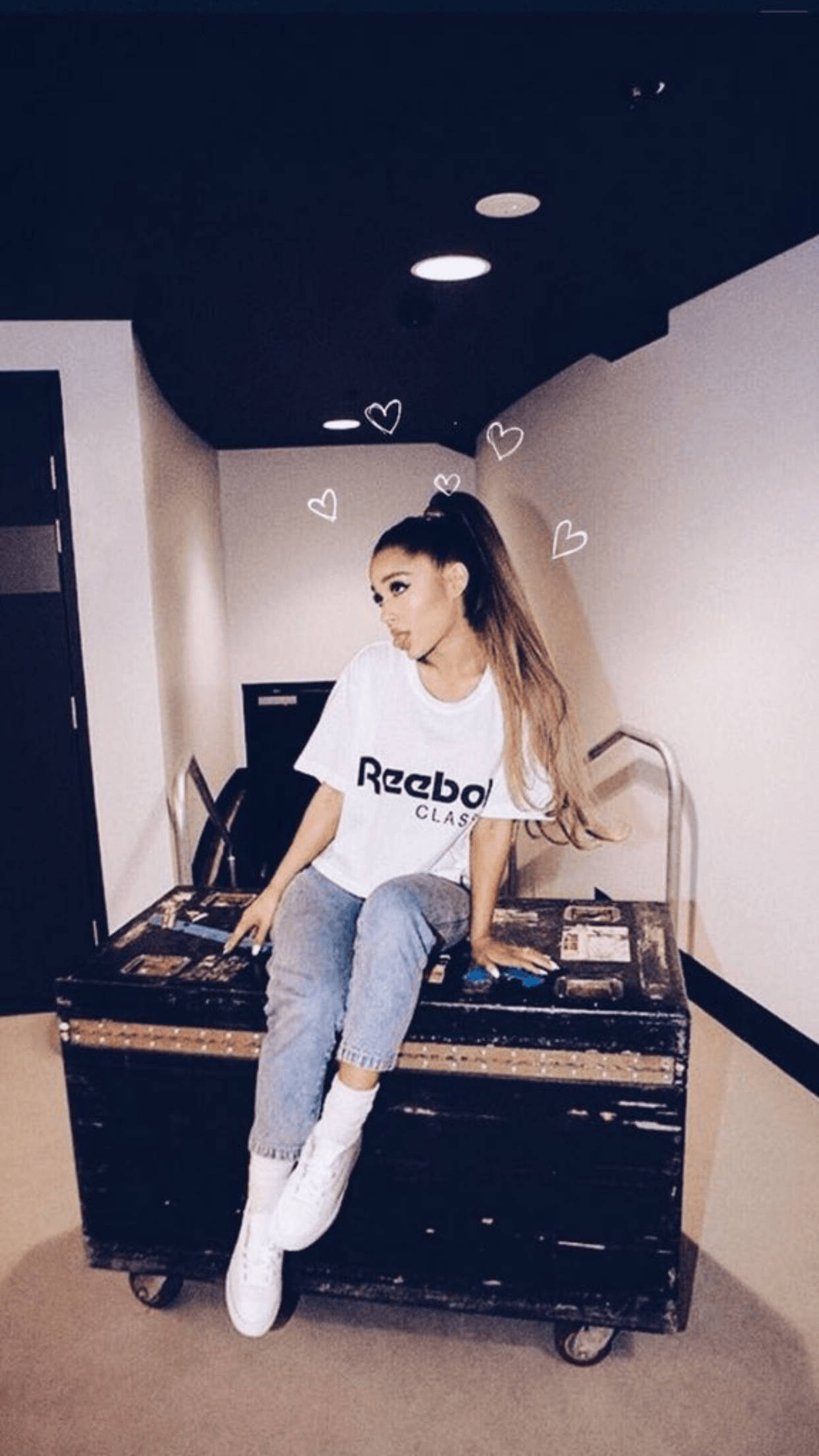 Ariana Grande, black wheeled trunk, minimalist room, Full HD Phone Wallpaper