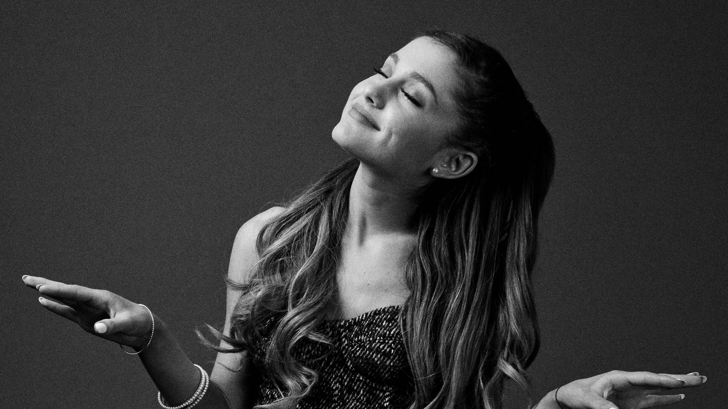Ariana Grande, monochrome, black and white, Full HD Desktop Wallpaper