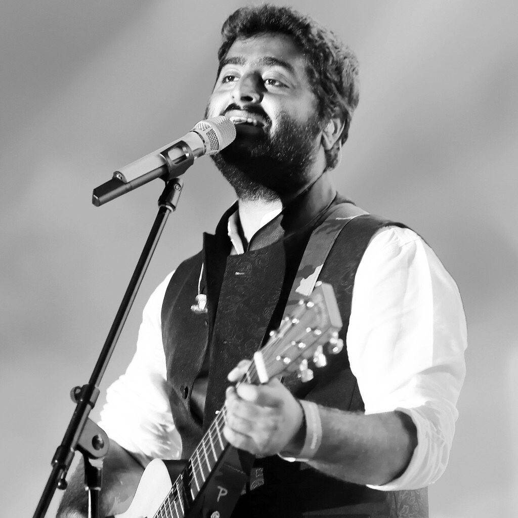 Arijit Singh, black and white, microphone, SD Desktop Wallpaper