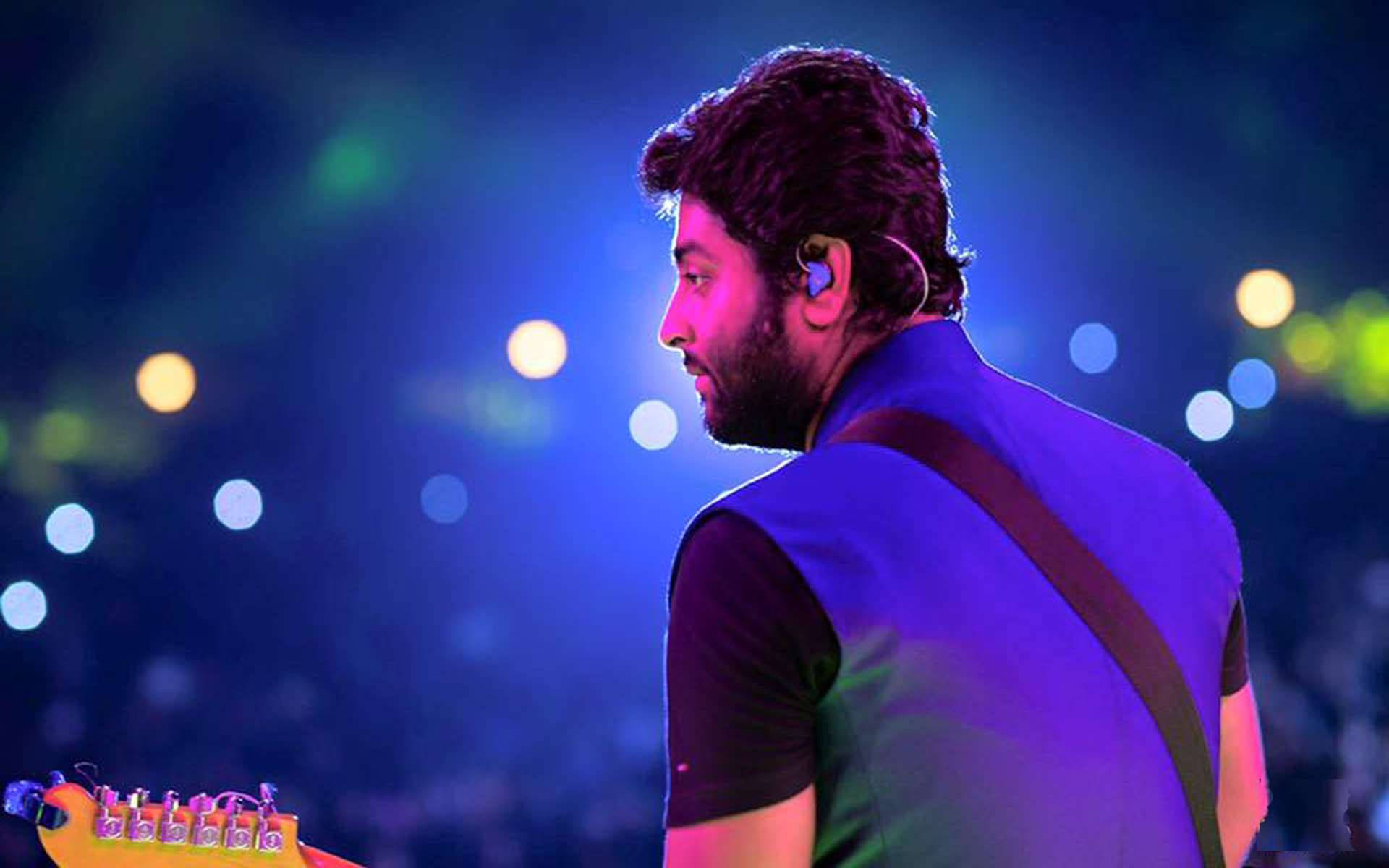 Arijit Singh, guitar performance, stage, Full HD Desktop Wallpaper