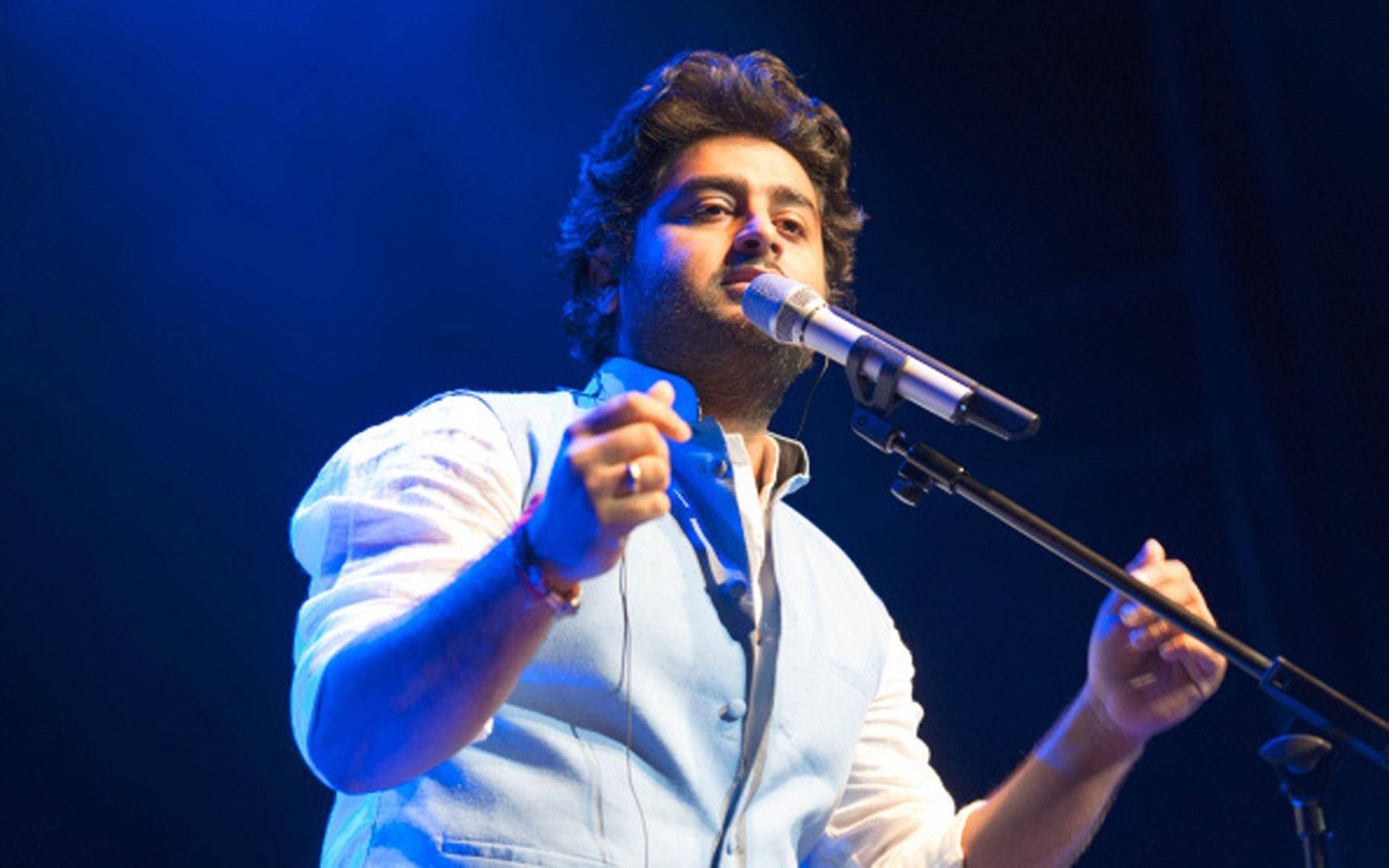 Arijit Singh, blue stage lights, microphone, Full HD Desktop Wallpaper