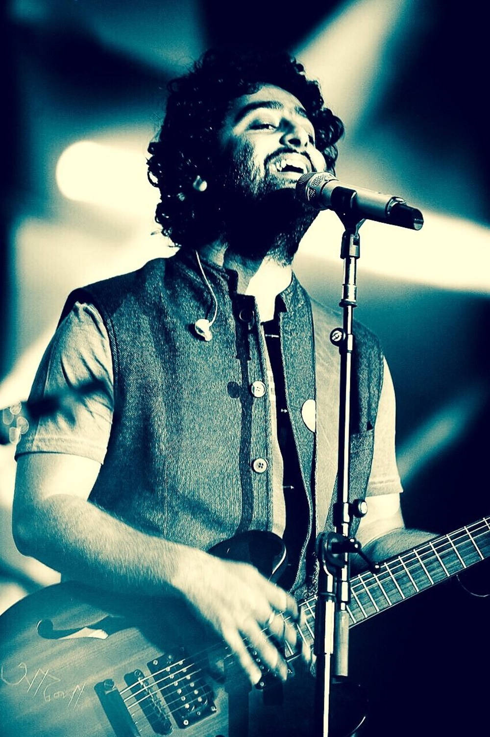 Arijit Singh, electric guitar, stage lights, HD Phone Wallpaper
