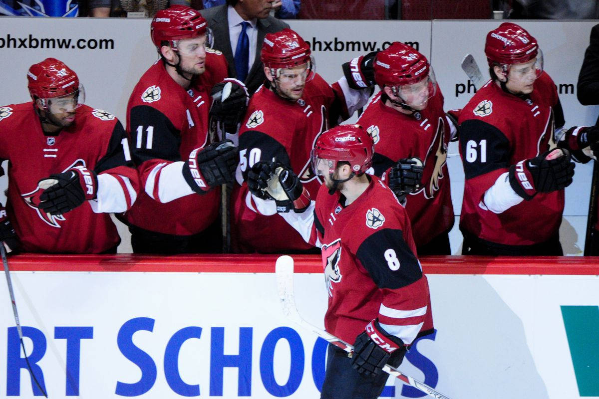 Arizona Coyotes, red and black jersey, hockey players, SD Desktop Wallpaper