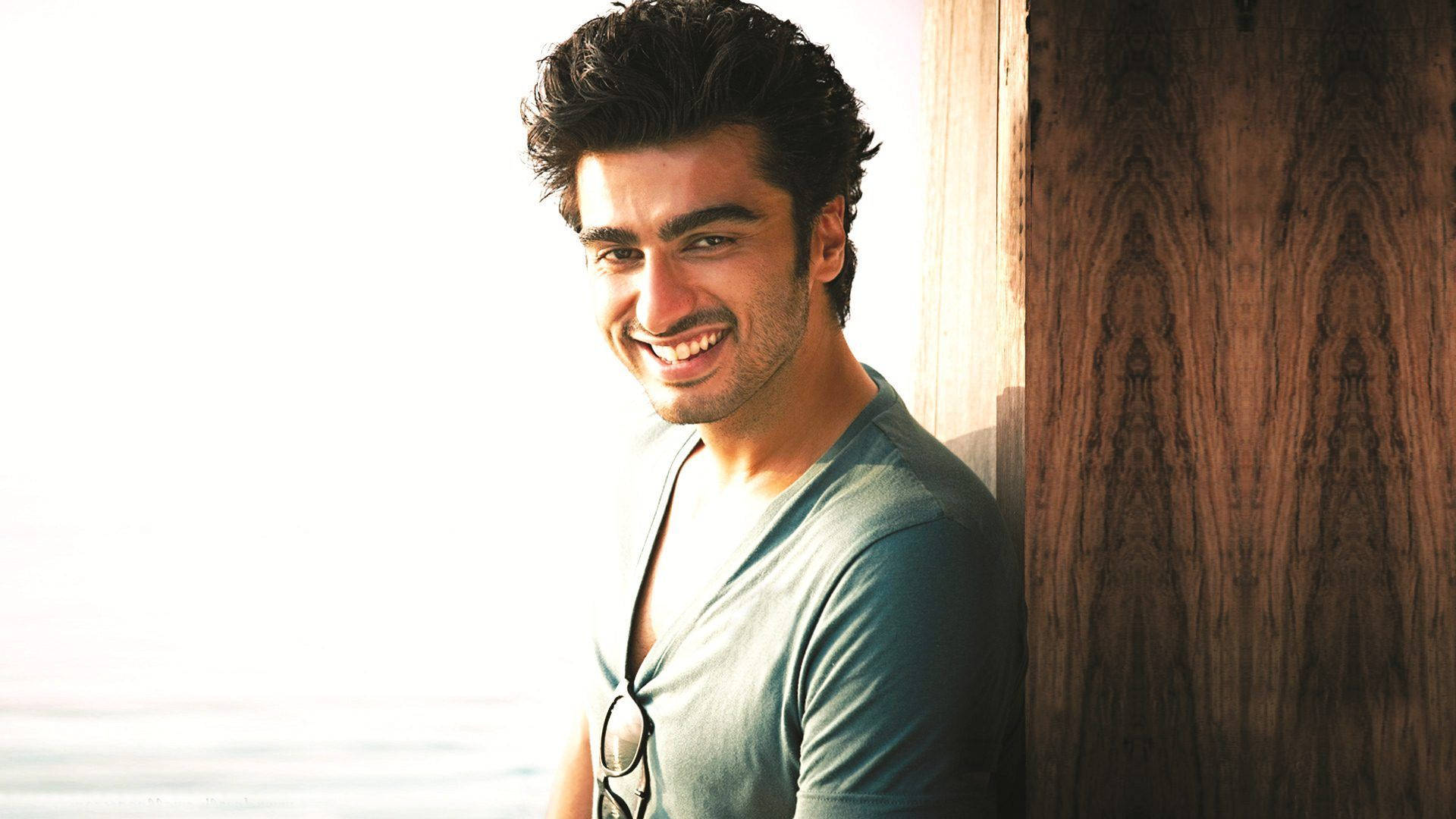 Arjun Kapoor, dark hair, wooden wall, Full HD Desktop Wallpaper