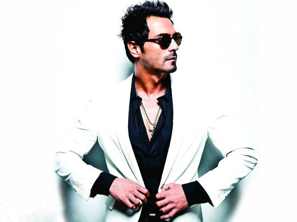 Arjun Rampal, white blazer, black shirt, SD Desktop Wallpaper