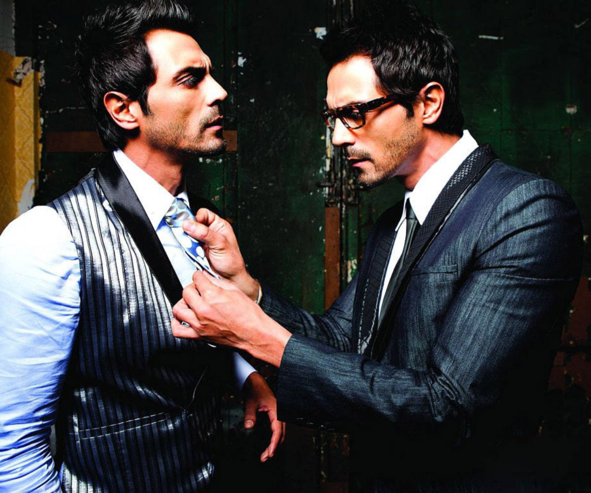 Arjun Rampal, double role, sharp suits, SD Desktop Wallpaper