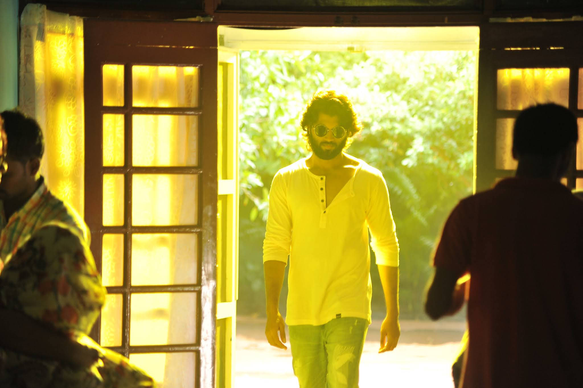 Arjun Reddy, yellow light, yellow shirt, Full HD Desktop Wallpaper