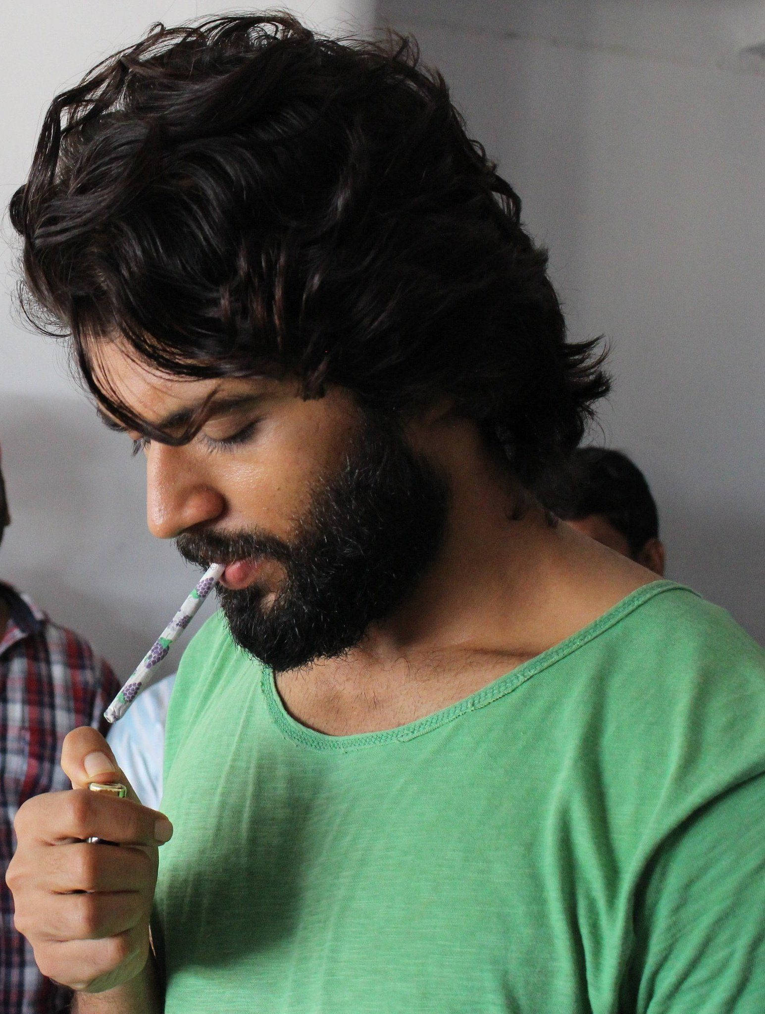 Arjun Reddy, green t-shirt, dark curly hair, Full HD Phone Wallpaper