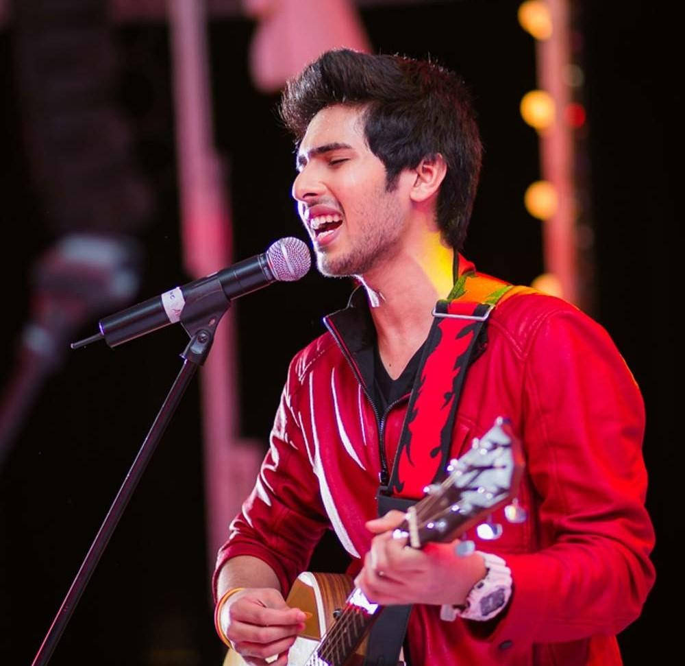 Armaan Malik, red jacket, guitar, SD Desktop Wallpaper