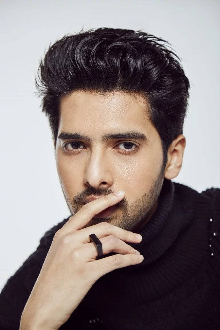Armaan Malik, black turtleneck, black ring, SD Phone Wallpaper