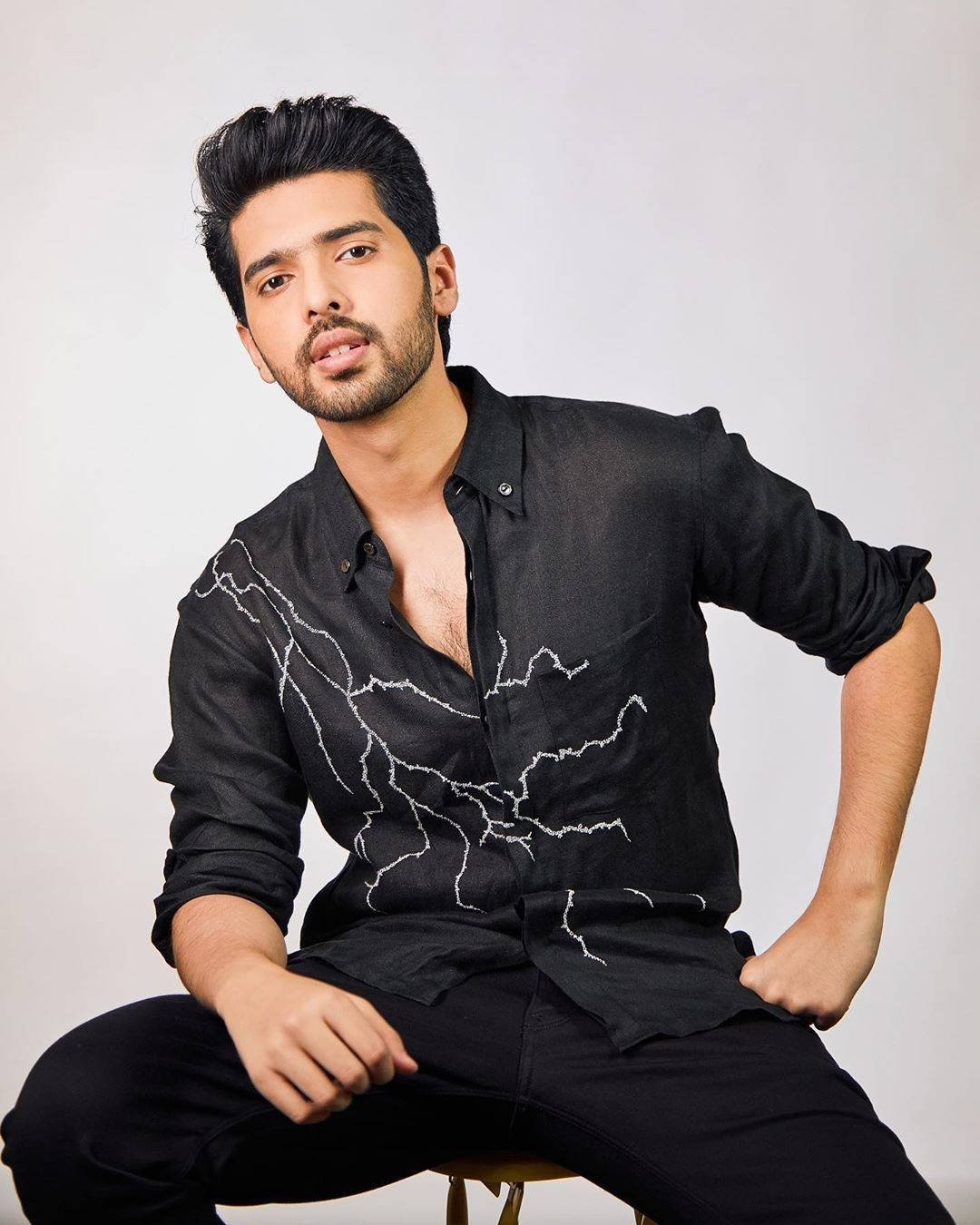 Armaan Malik, black shirt, white lightning embroidery, HD Phone Wallpaper