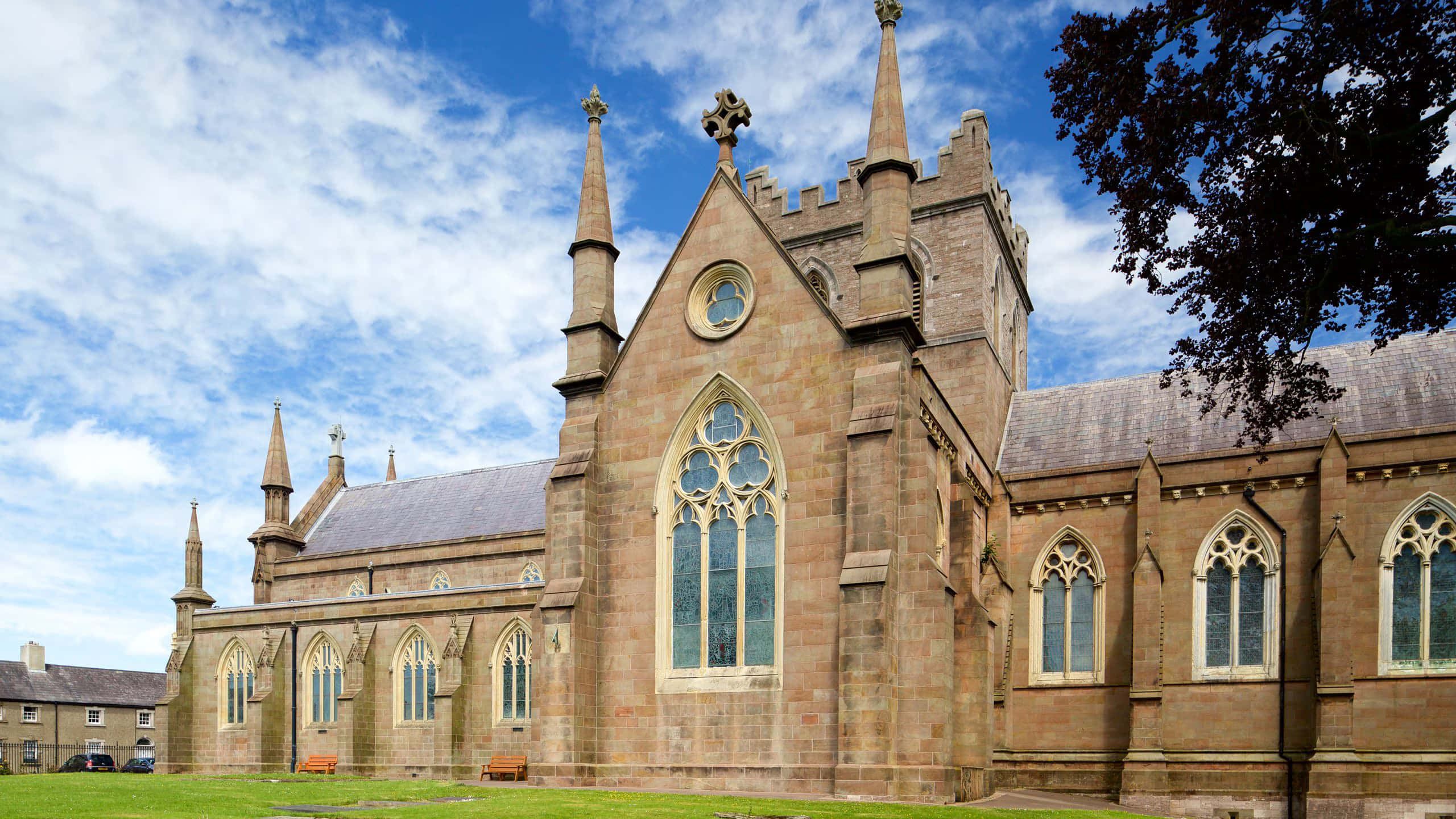 Armagh, Gothic architecture, stone church, 2K Desktop Wallpaper
