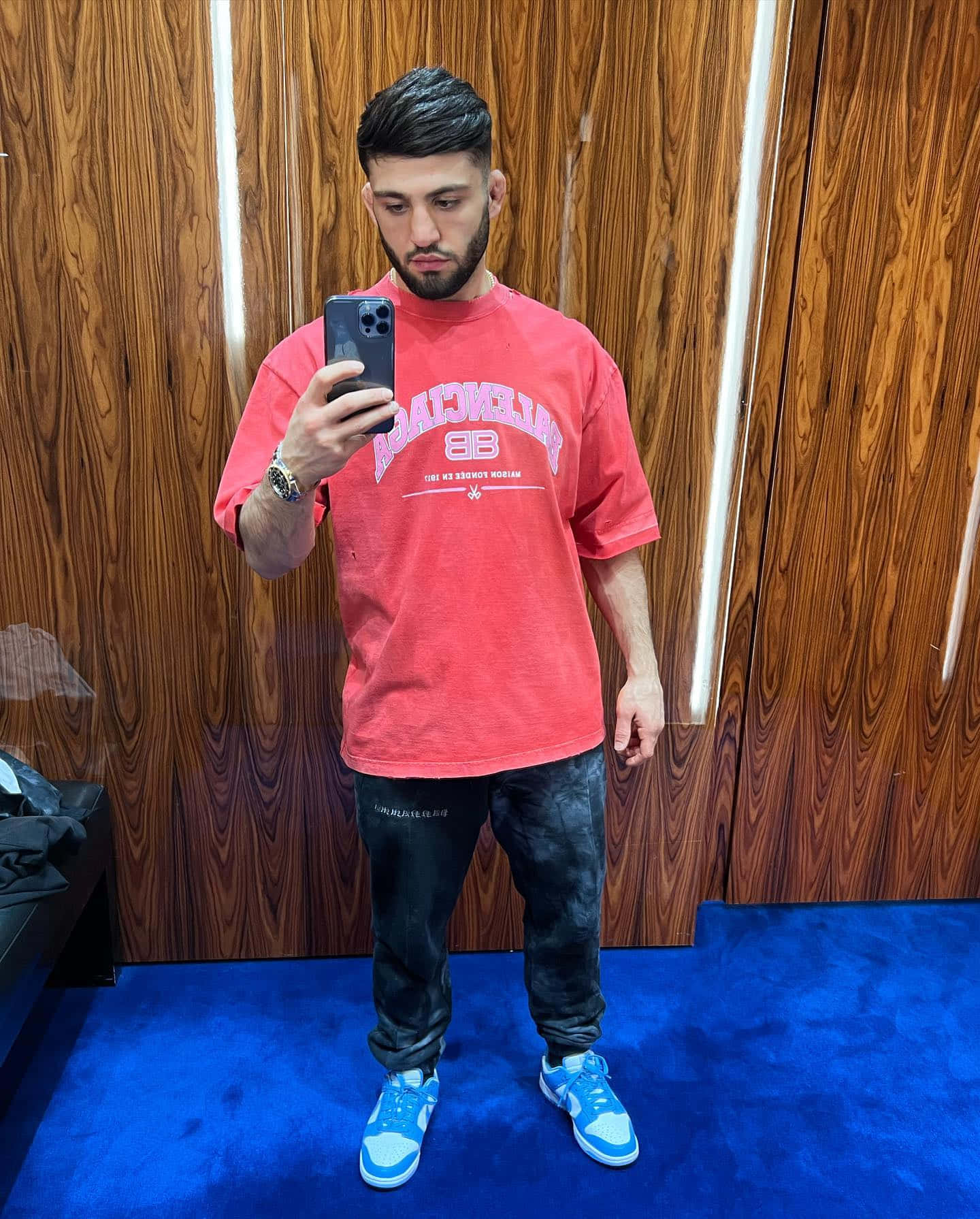 Arman Tsarukyan, BATCHELOR tee, blue sneakers, HD Phone Wallpaper