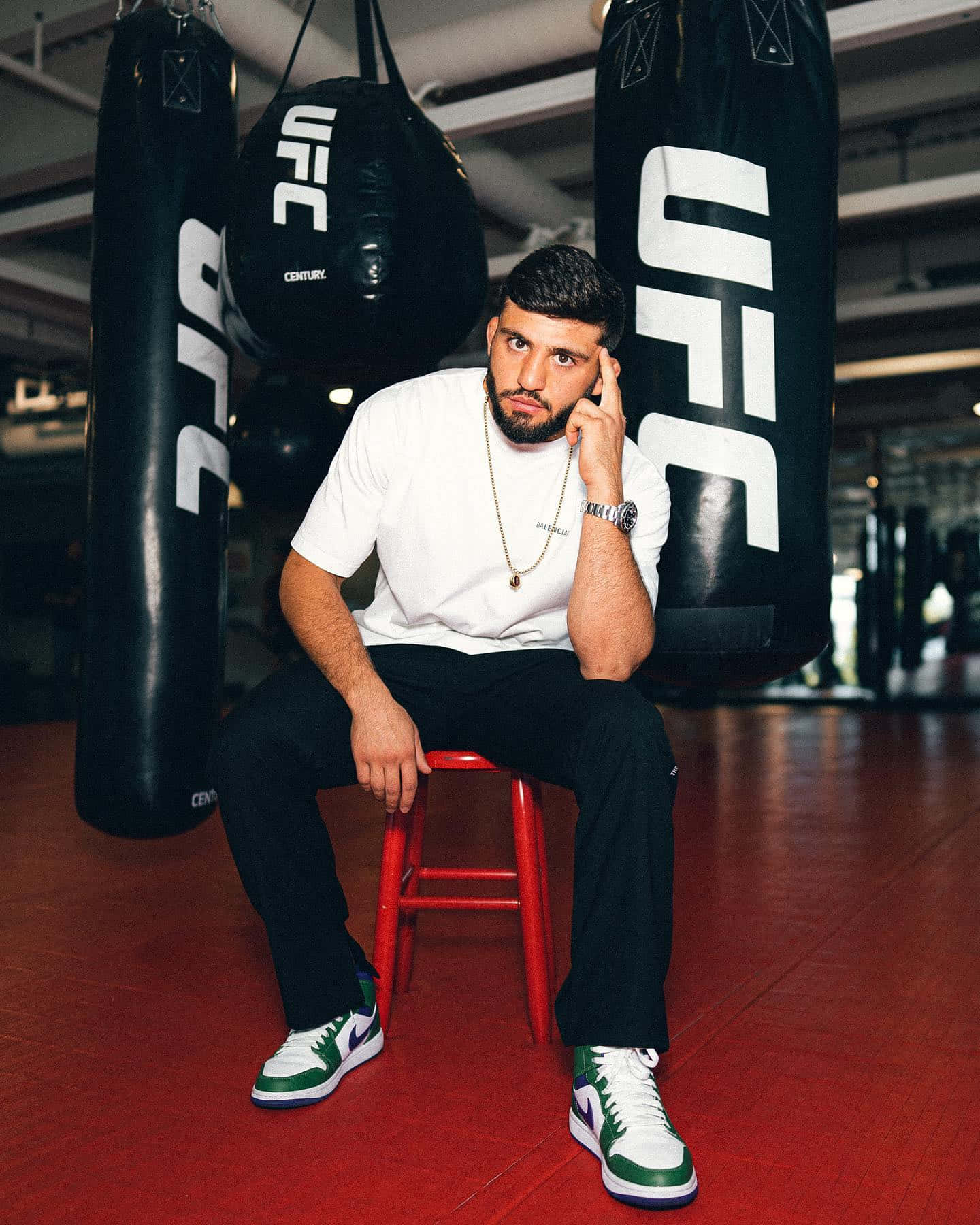 Arman Tsarukyan, red stool, UFC gym, HD Phone Wallpaper