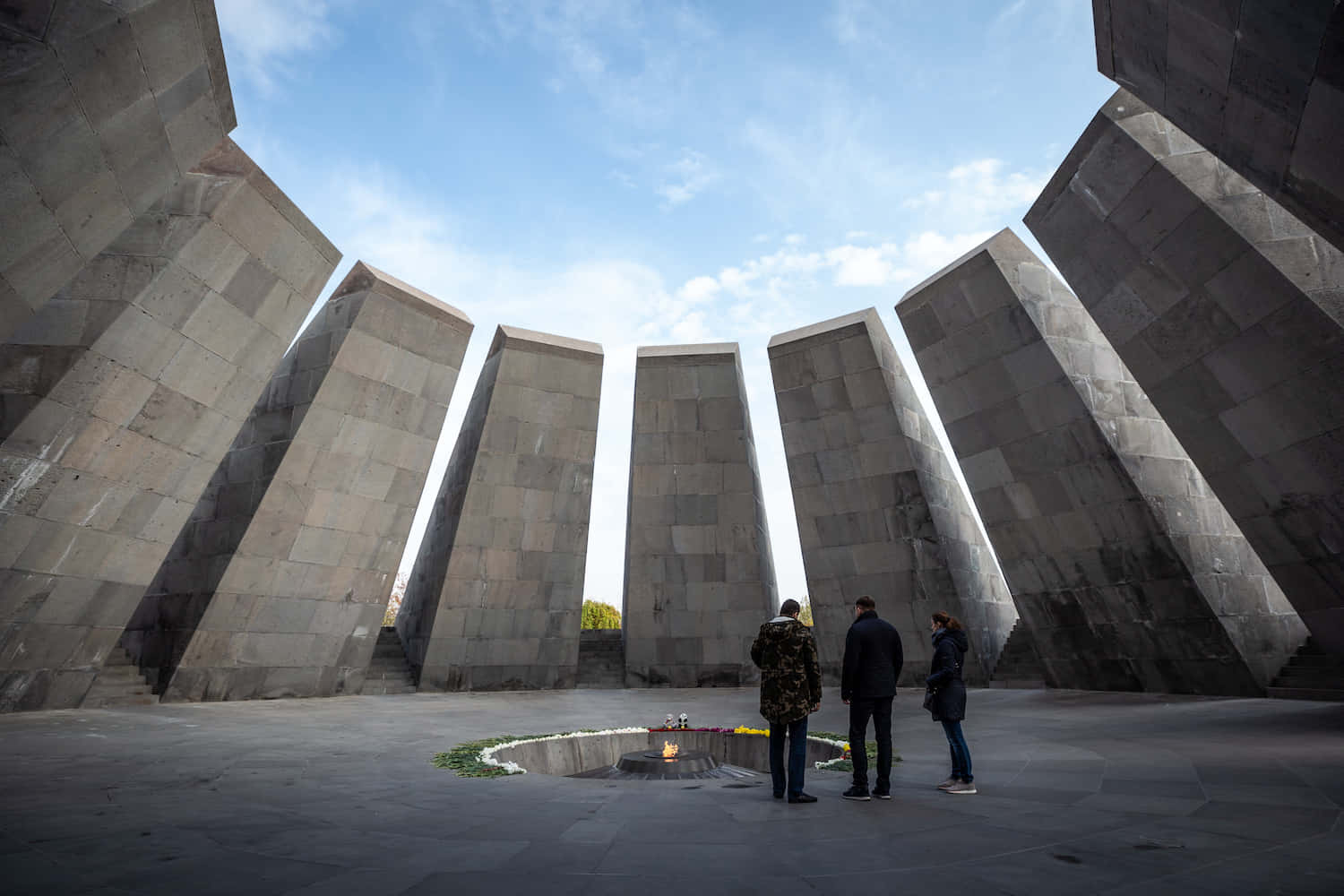Armenian Genocide Memorial, eternal flame, gray stone pillars, HD Desktop Wallpaper