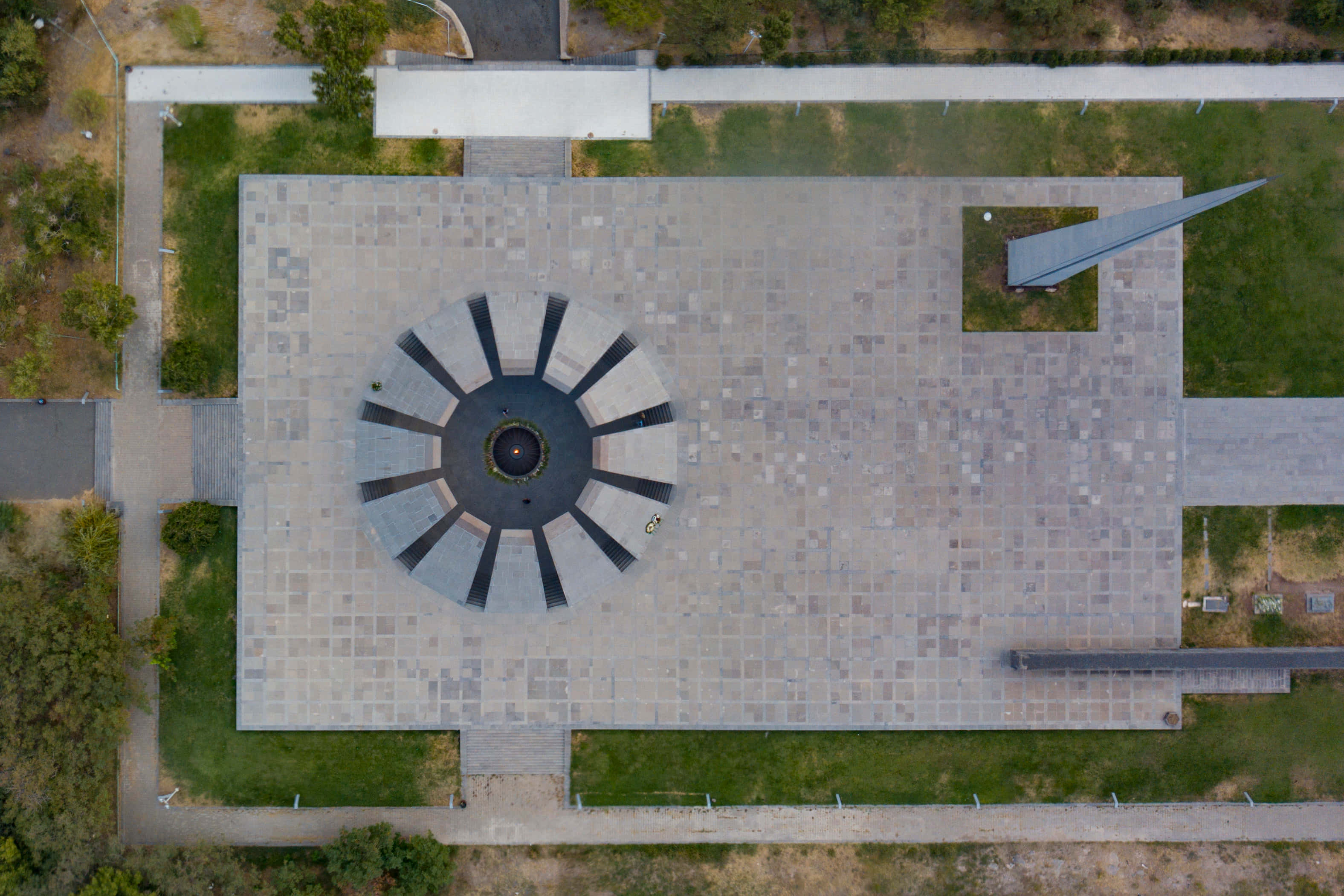 Armenian Genocide Memorial, bird's eye view, modern plaza, 2K Desktop Wallpaper