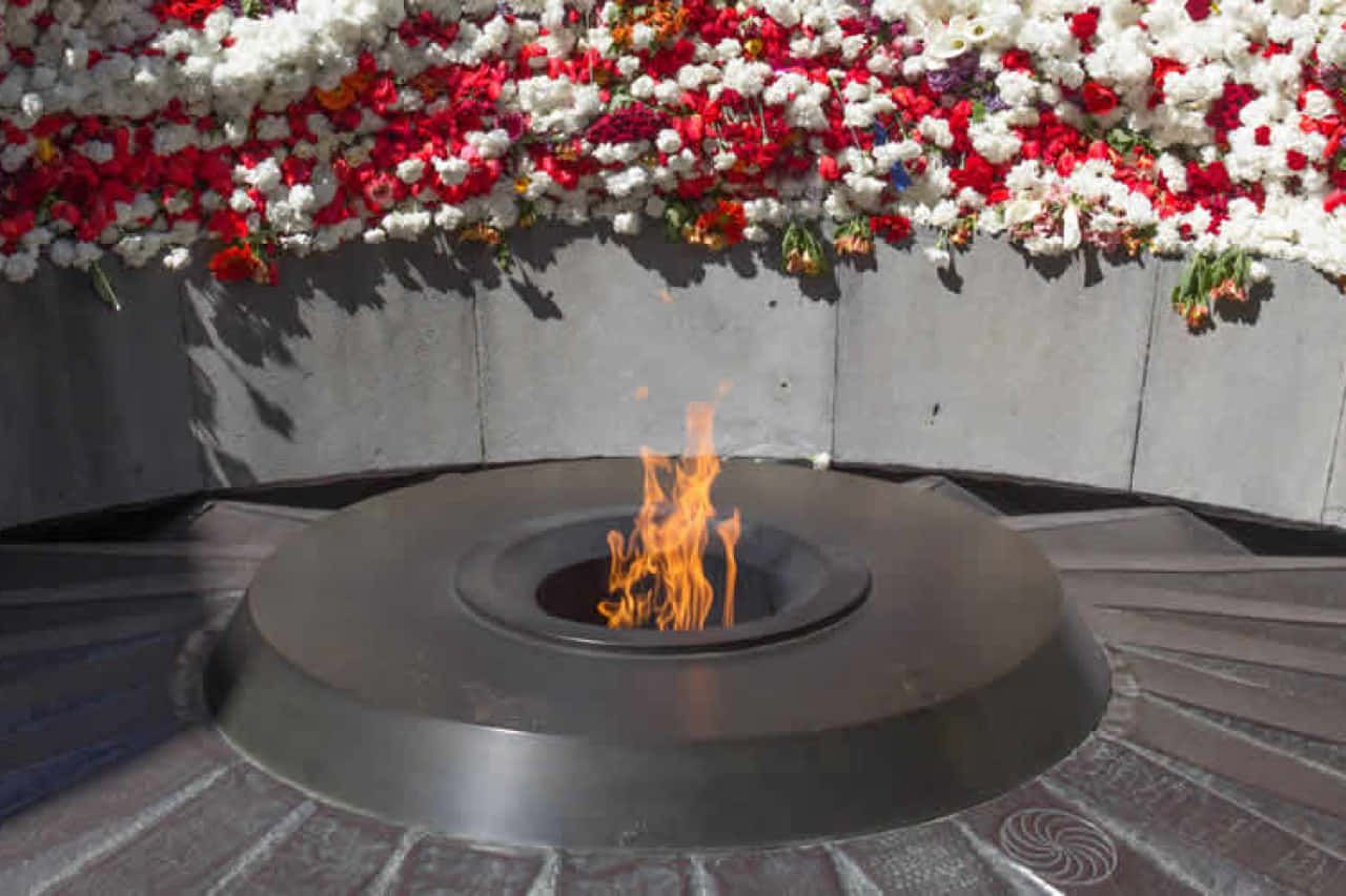 Armenian Genocide Memorial, eternal flame, circular metal basin, HD Desktop Wallpaper
