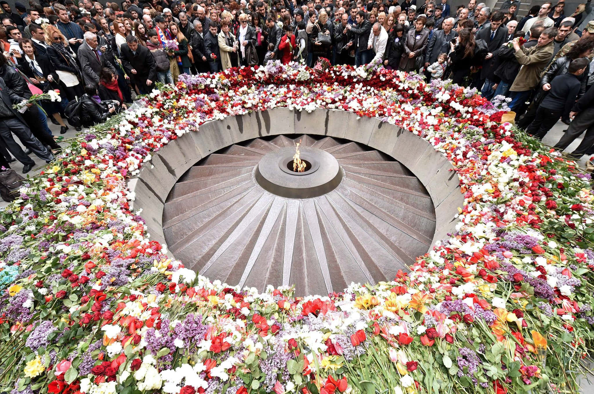 Armenian Genocide Memorial, eternal flame, circular memorial, Full HD Desktop Wallpaper