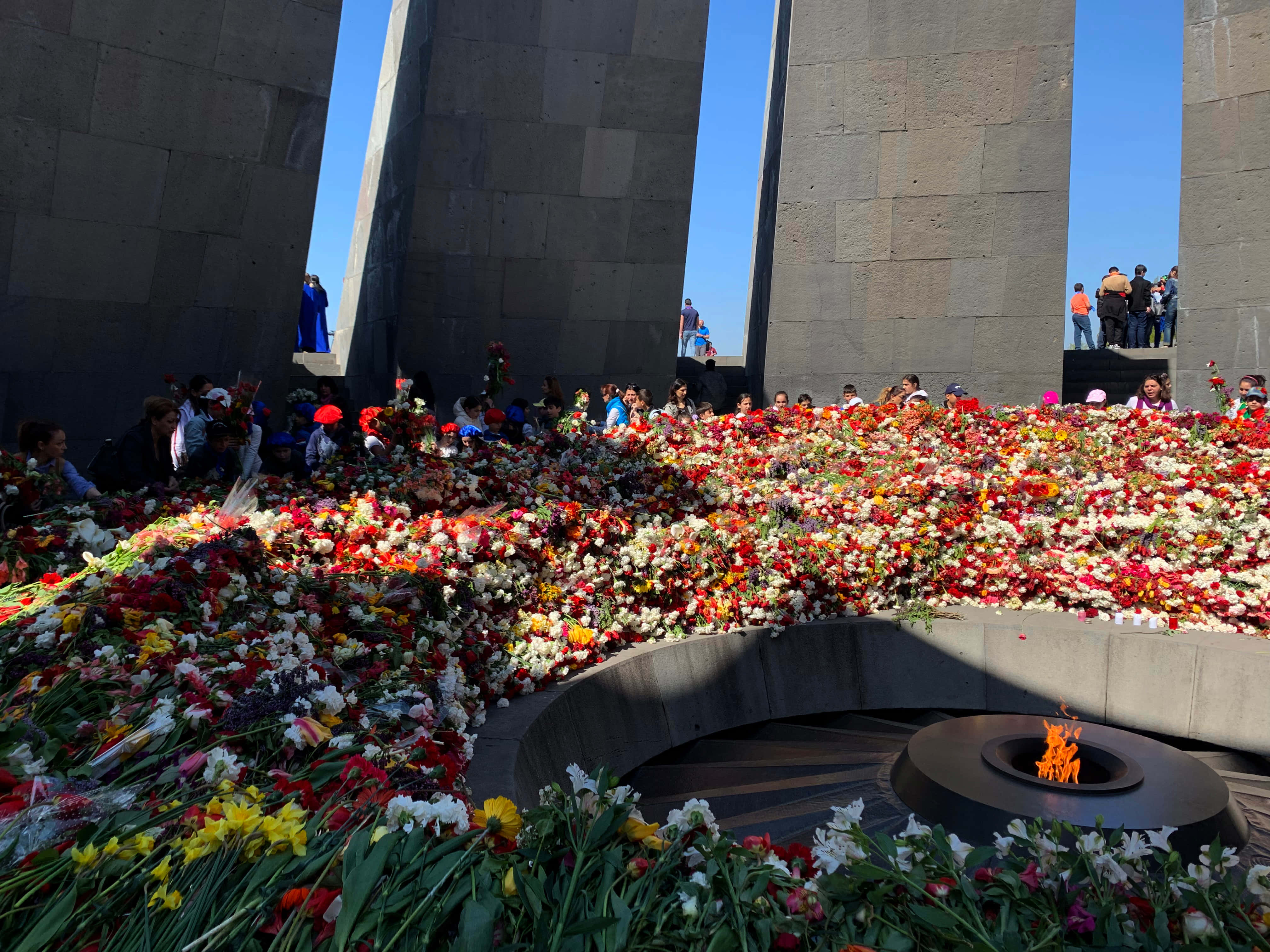 Armenian Genocide Memorial, eternal flame, red white and yellow flowers, 4K Desktop Wallpaper