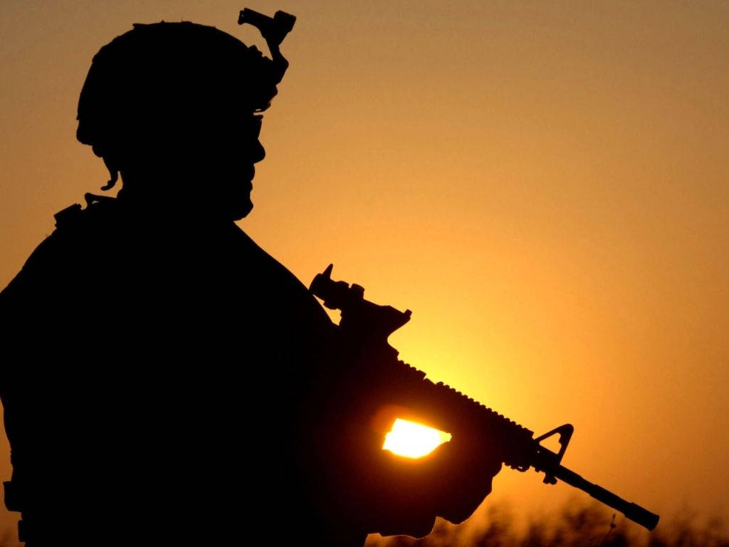 soldier, rifle, glowing sunset sky, SD Desktop Wallpaper