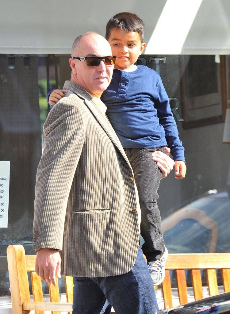 Arnold Vosloo, pinstripe blazer, sunglasses, SD Phone Wallpaper