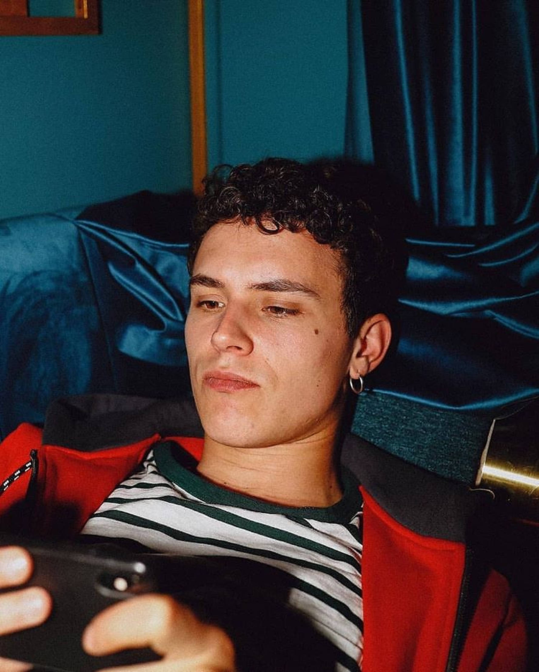 Aron Piper, curly hair, earring, Full HD Phone Wallpaper