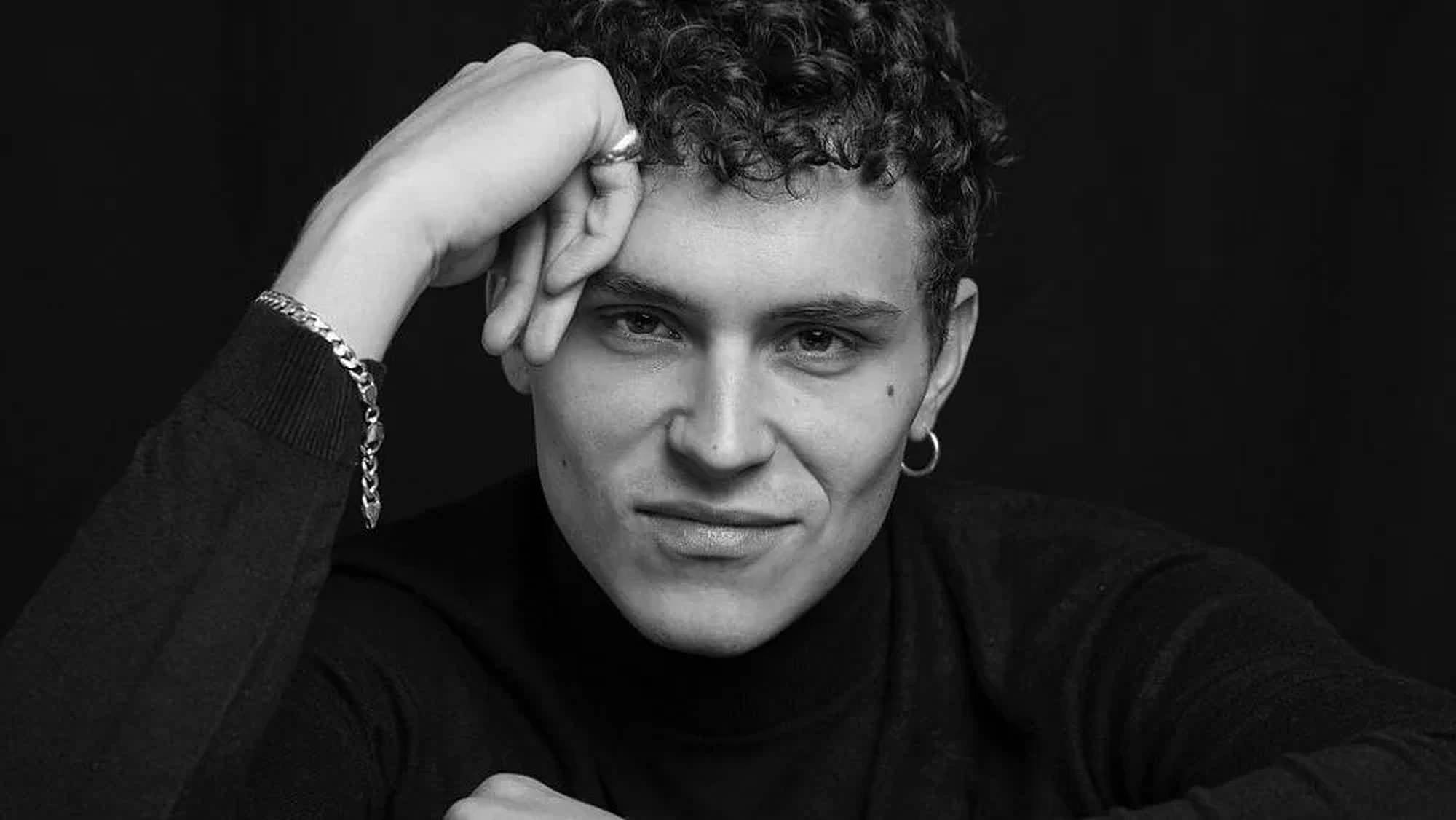 Aron Piper, black and white portrait, curly hair, Full HD Desktop Wallpaper