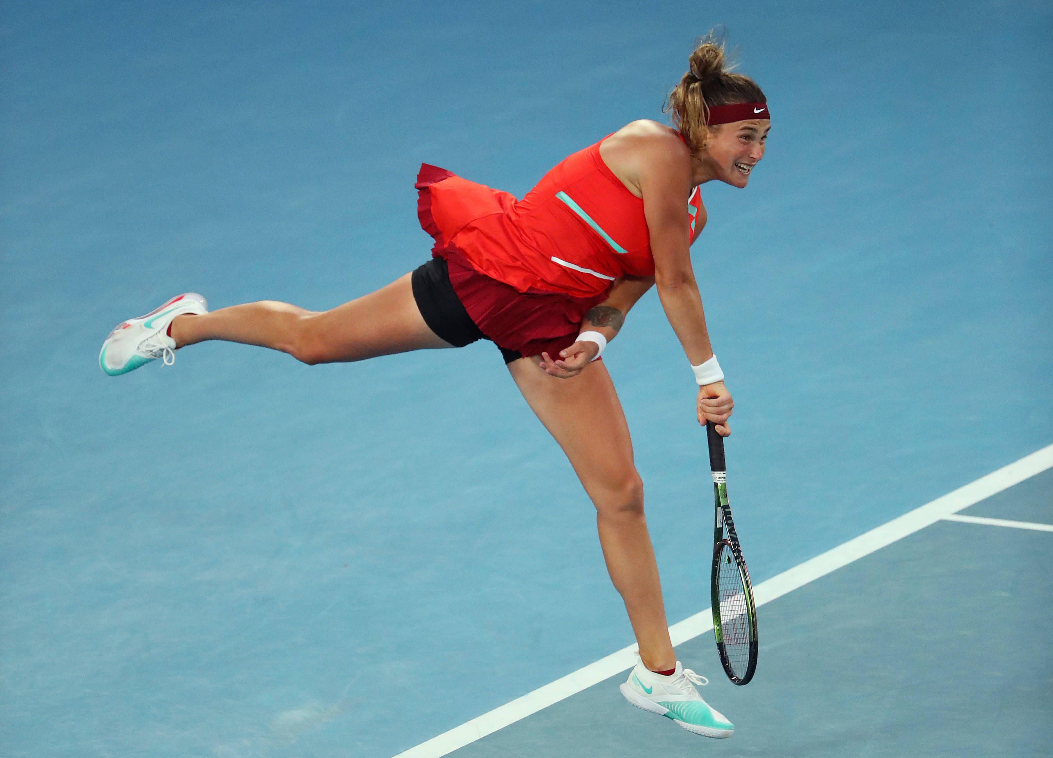 Aryna Sabalenka, red outfit, blue hard court, 2K Desktop Wallpaper