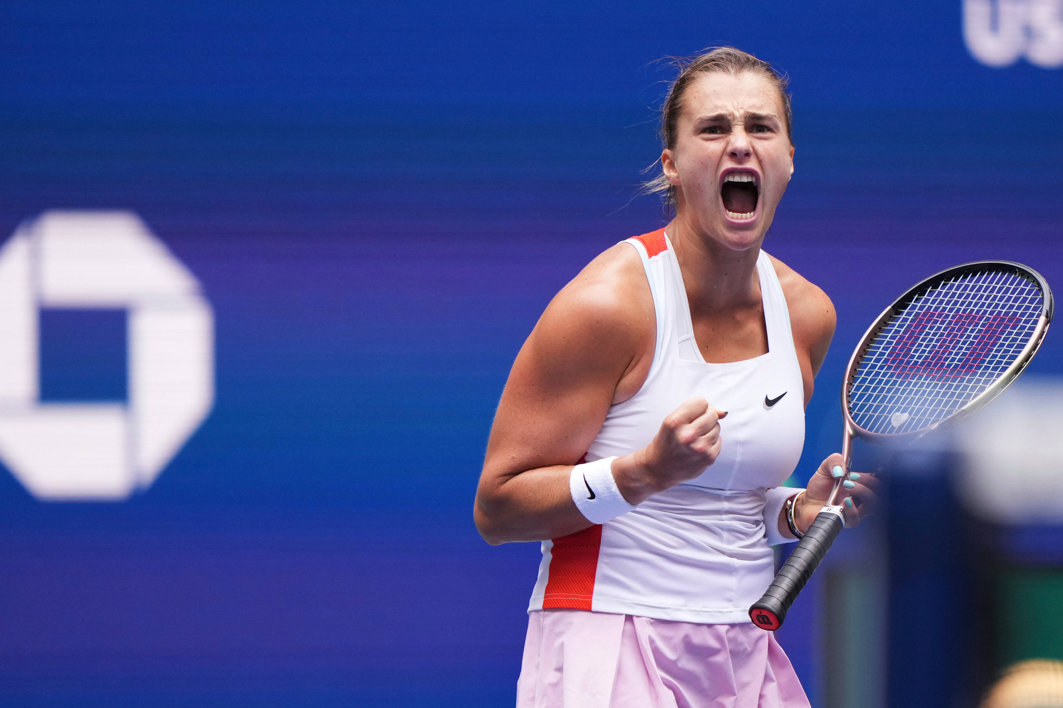 Aryna Sabalenka, tennis court, blue court, 2K Desktop Wallpaper
