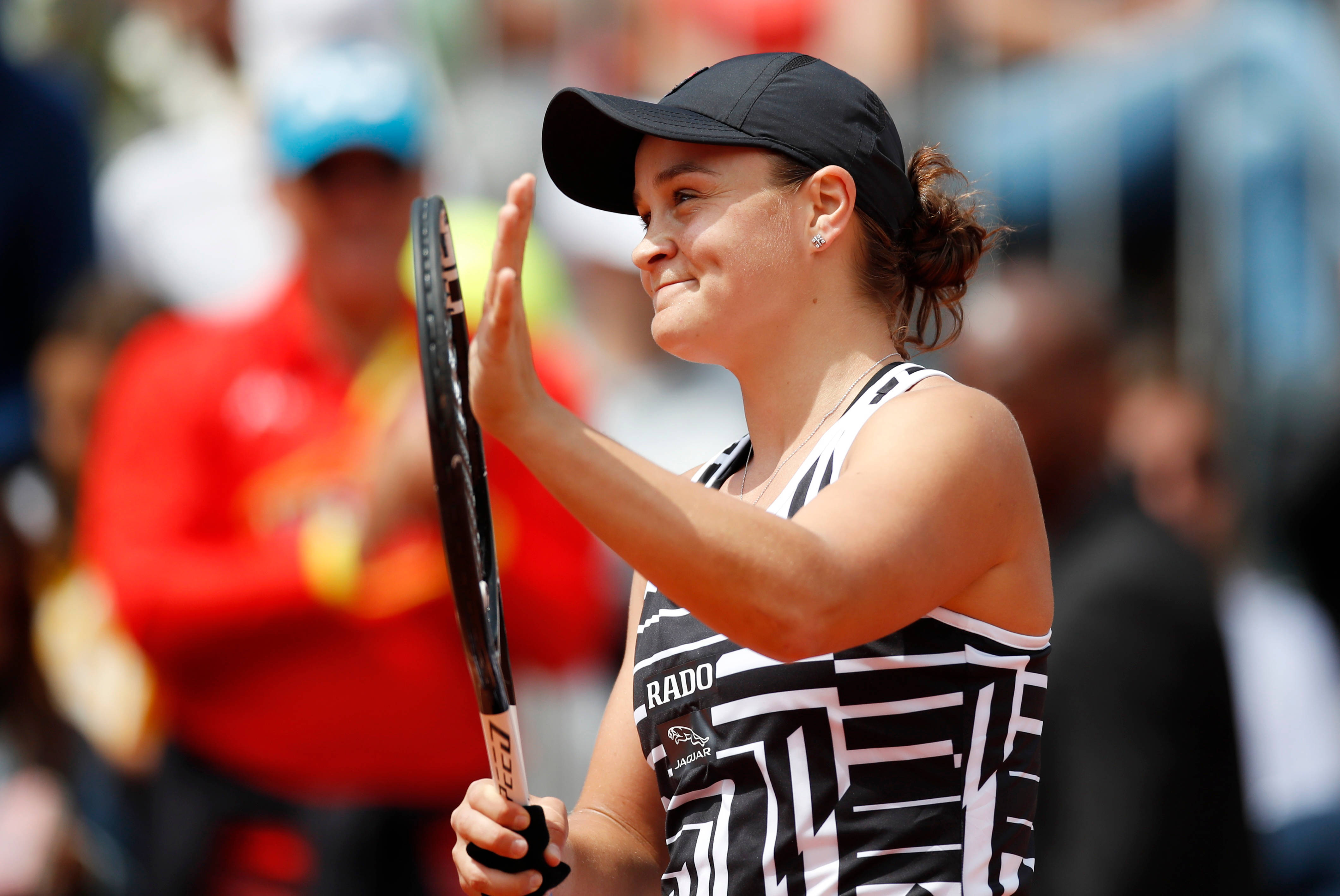Ashleigh Barty, dimple, sunlit clay court, 4K Desktop Wallpaper