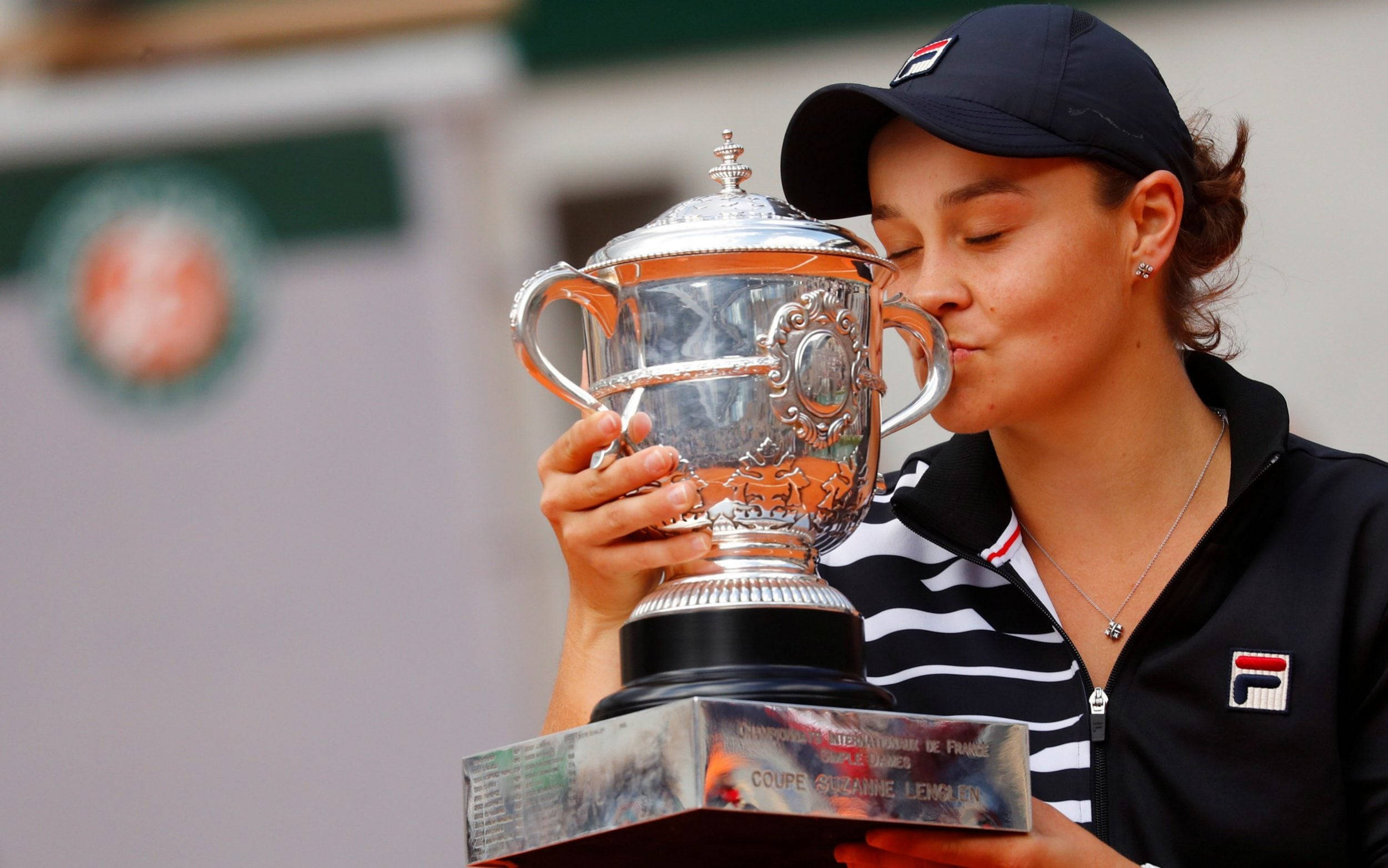 Ashleigh Barty, silver trophy, black cap, Full HD Desktop Wallpaper